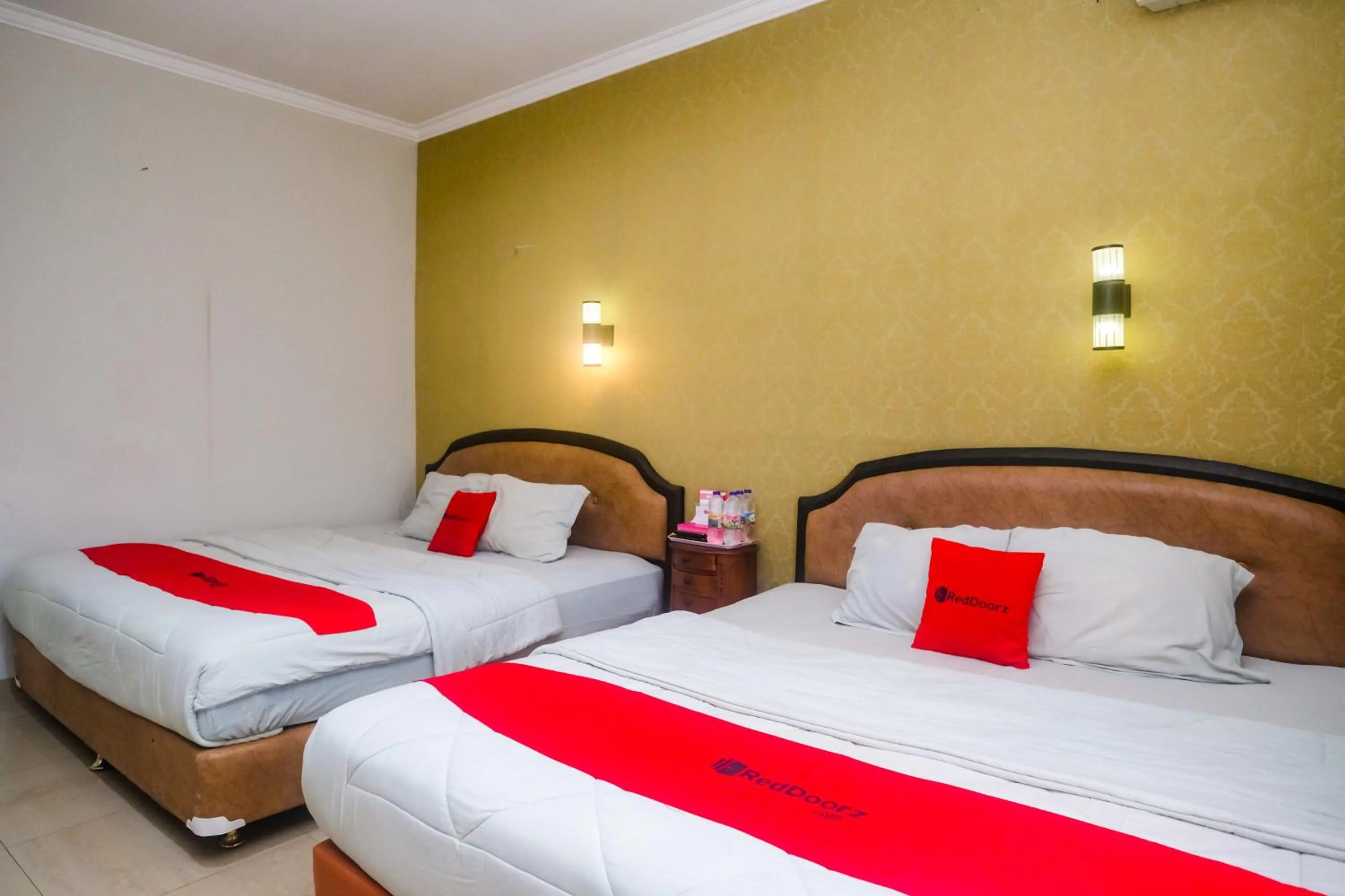 Bedroom, Bed in RedDoorz Plus near Adisucipto Airport 2