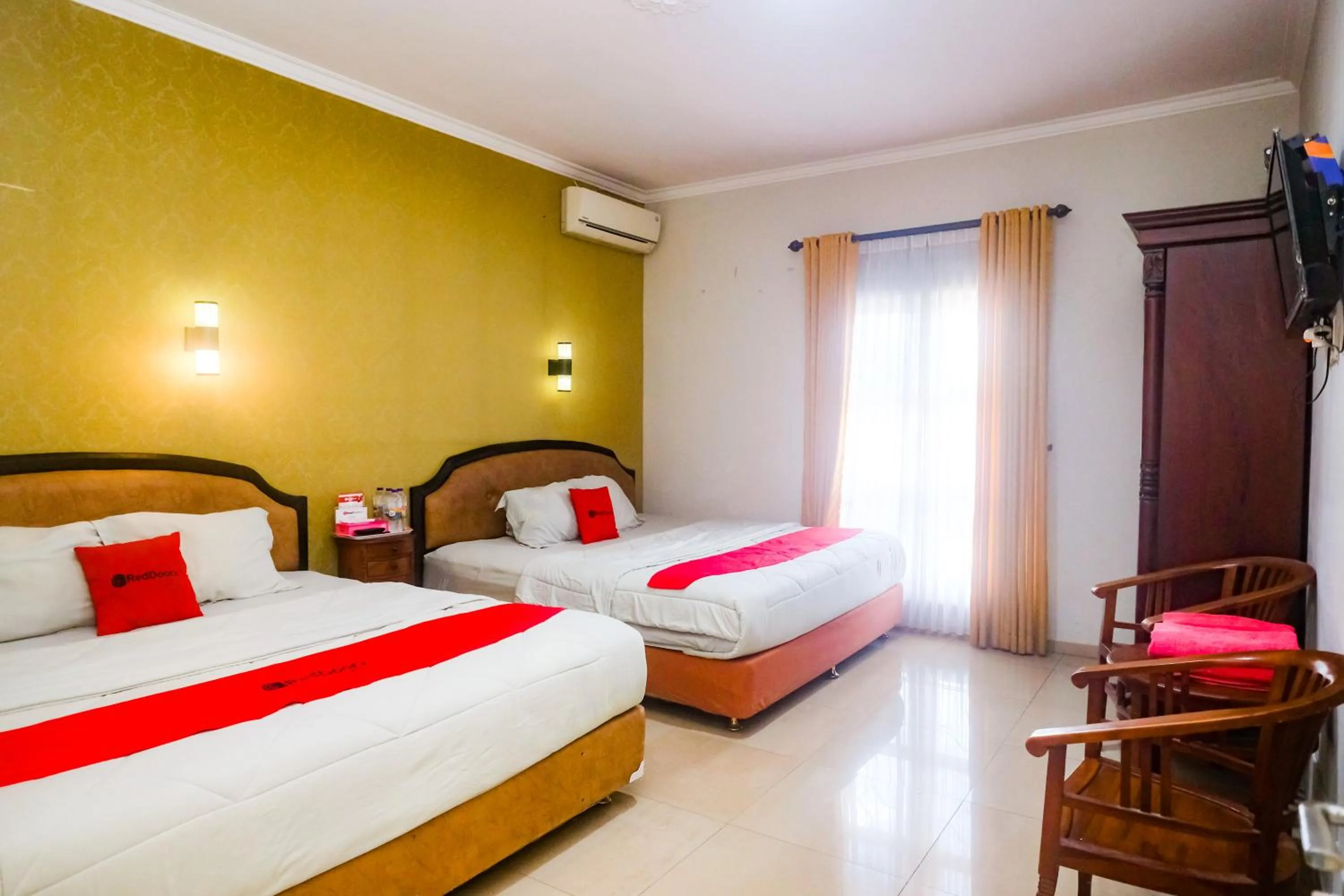 Bedroom, Bed in RedDoorz Plus near Adisucipto Airport 2