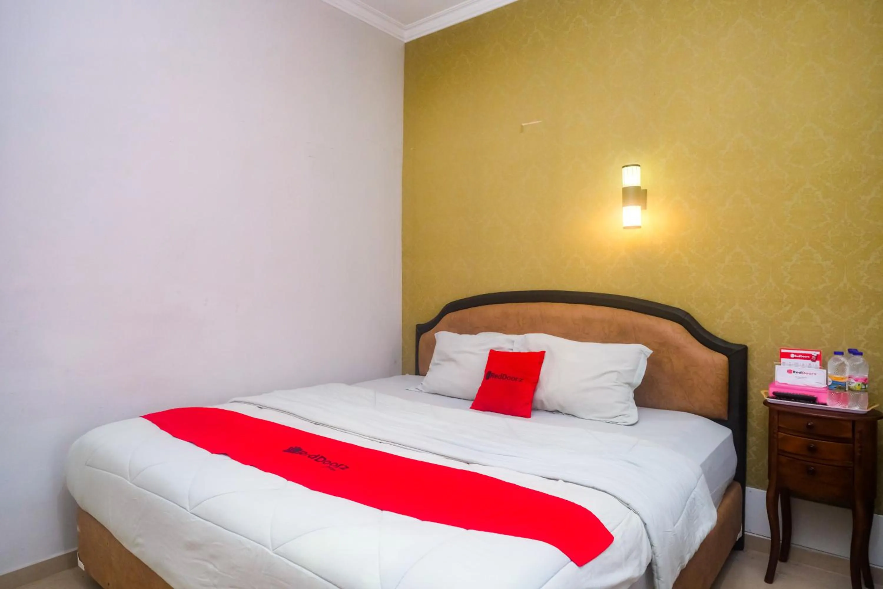 Bedroom, Bed in RedDoorz Plus near Adisucipto Airport 2
