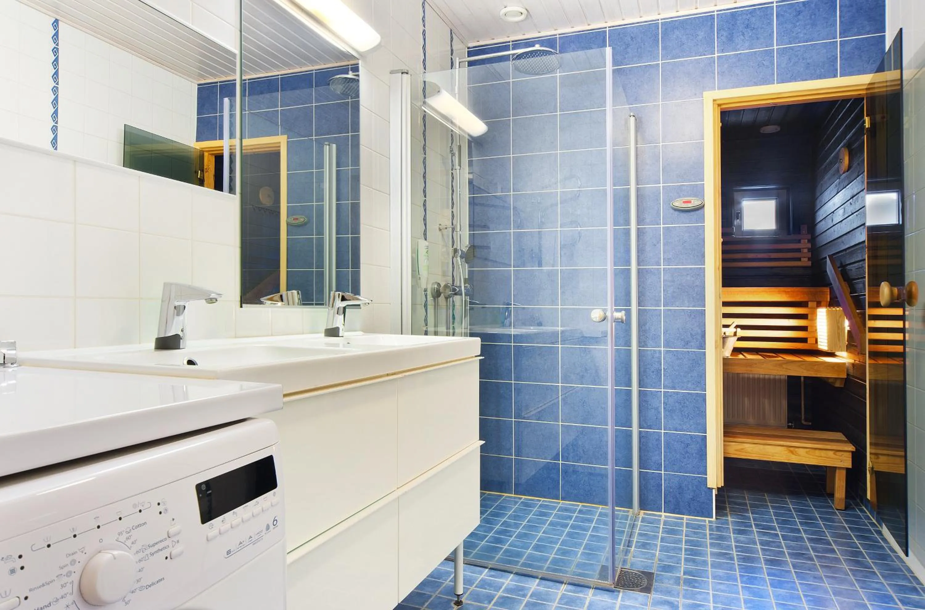 Toilet in Holiday Club Tampereen Kehräämö Apartments