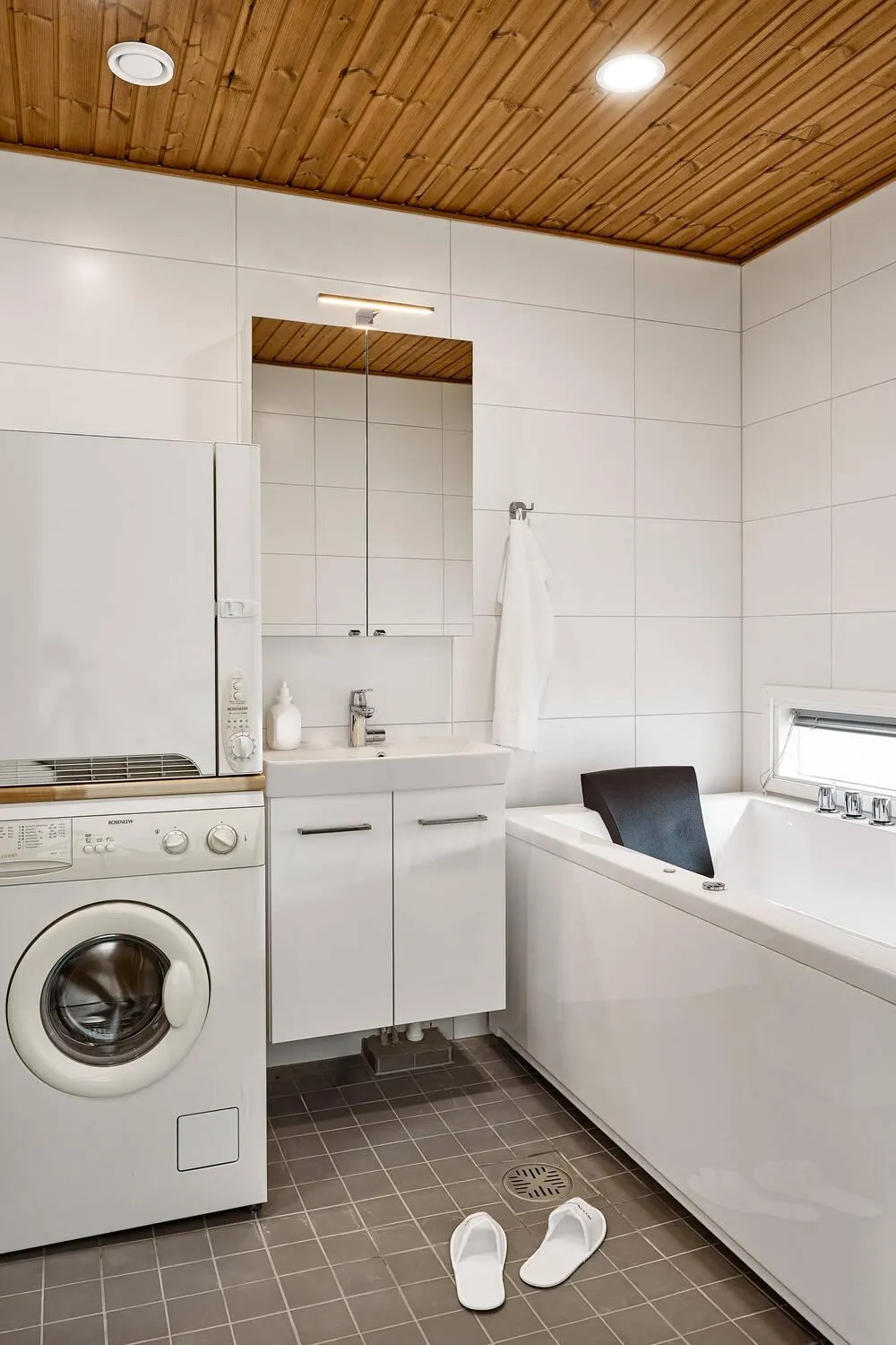 Bathroom in Holiday Club Tampereen Kehräämö Apartments