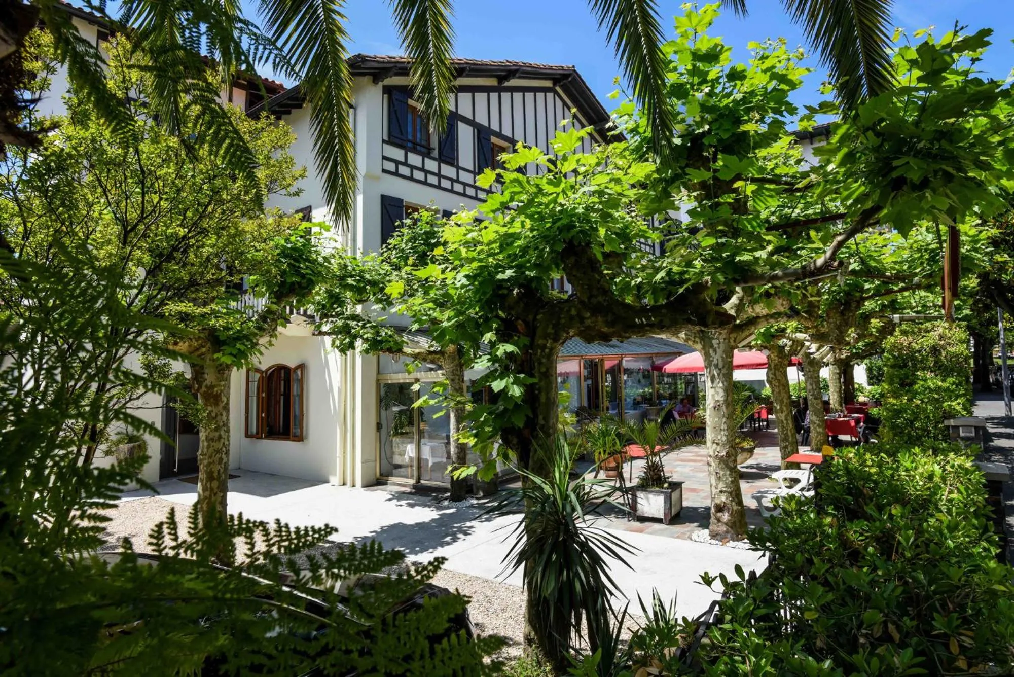 Balcony/Terrace in Logis Hotel & Restaurant Bergeret Sport