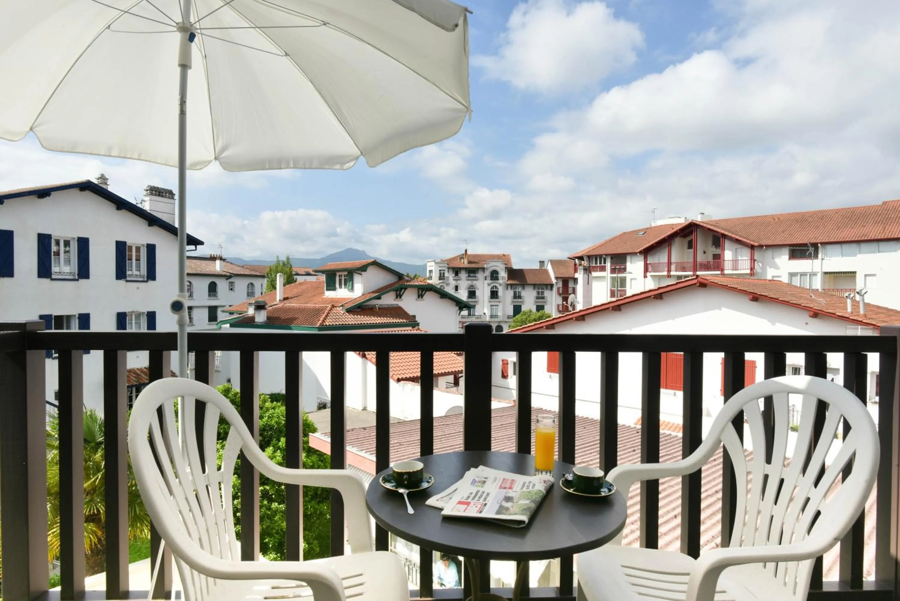 Garden view in Logis Hotel & Restaurant Bergeret Sport