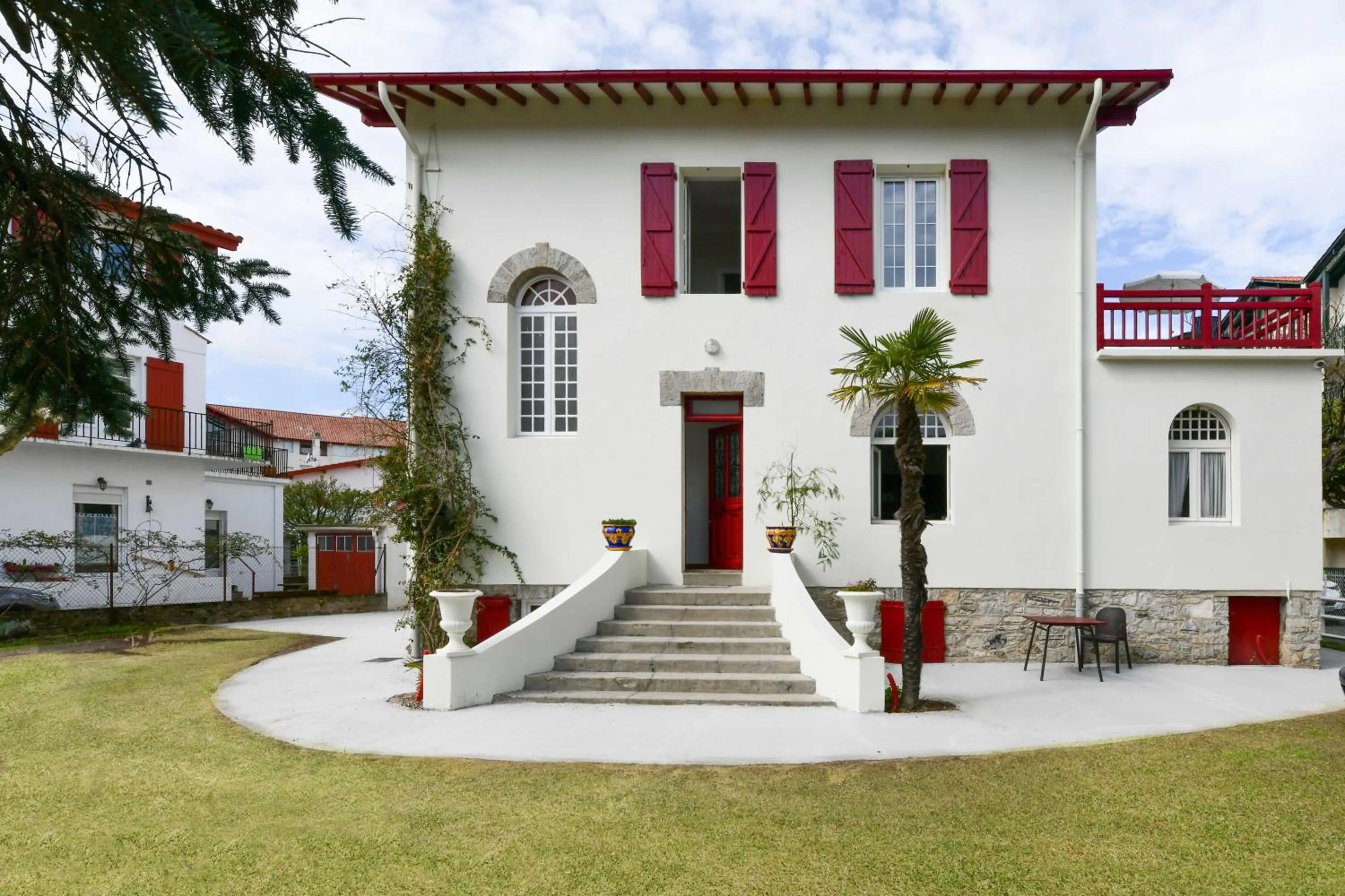 Facade/entrance in Logis Hotel & Restaurant Bergeret Sport