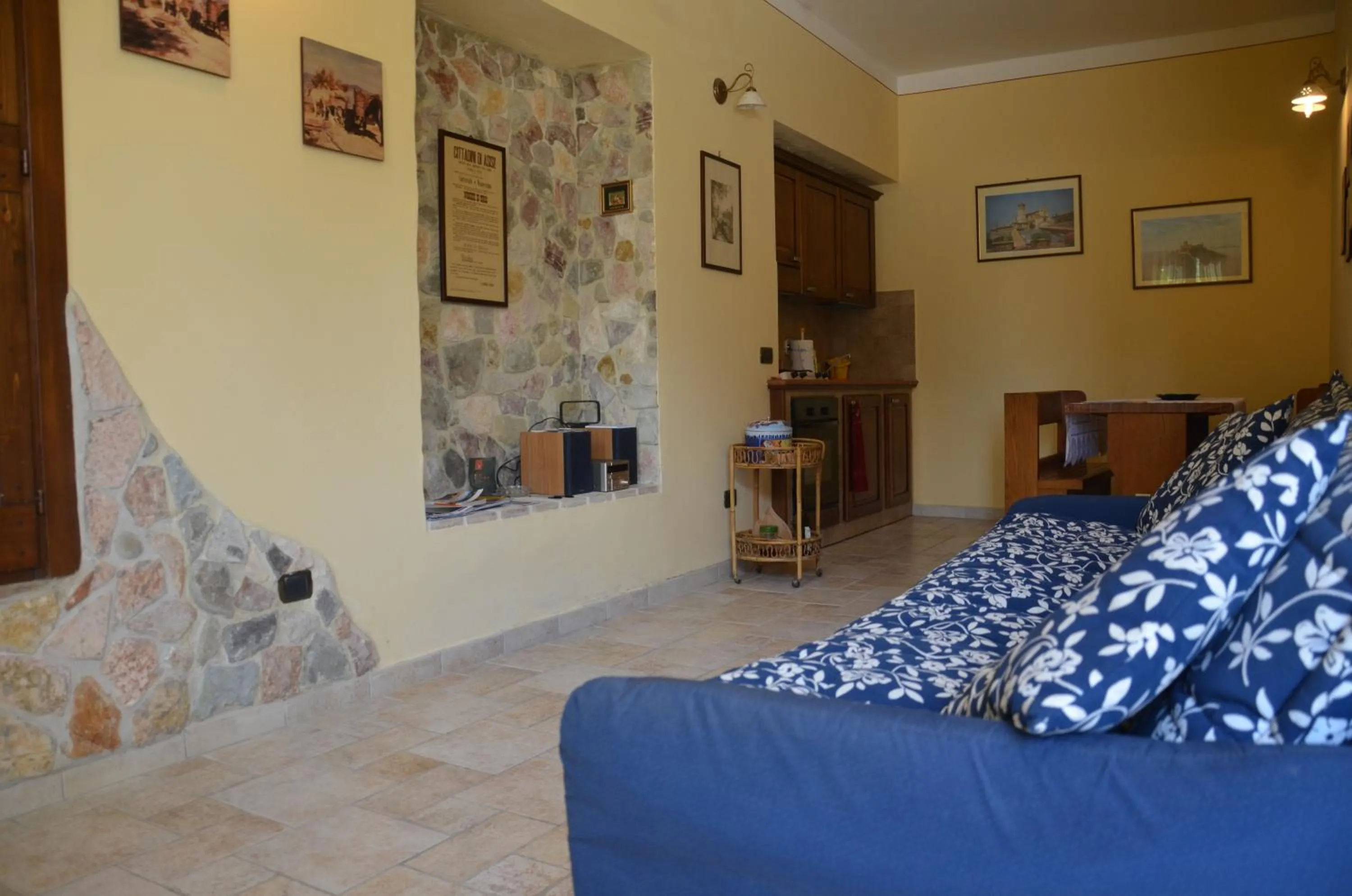 Communal lounge/ TV room in B&B La Terrazza Del Subasio