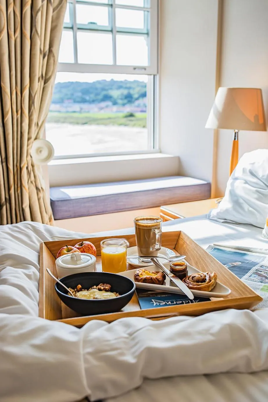 Breakfast, Bed in Braye Beach Hotel, Alderney