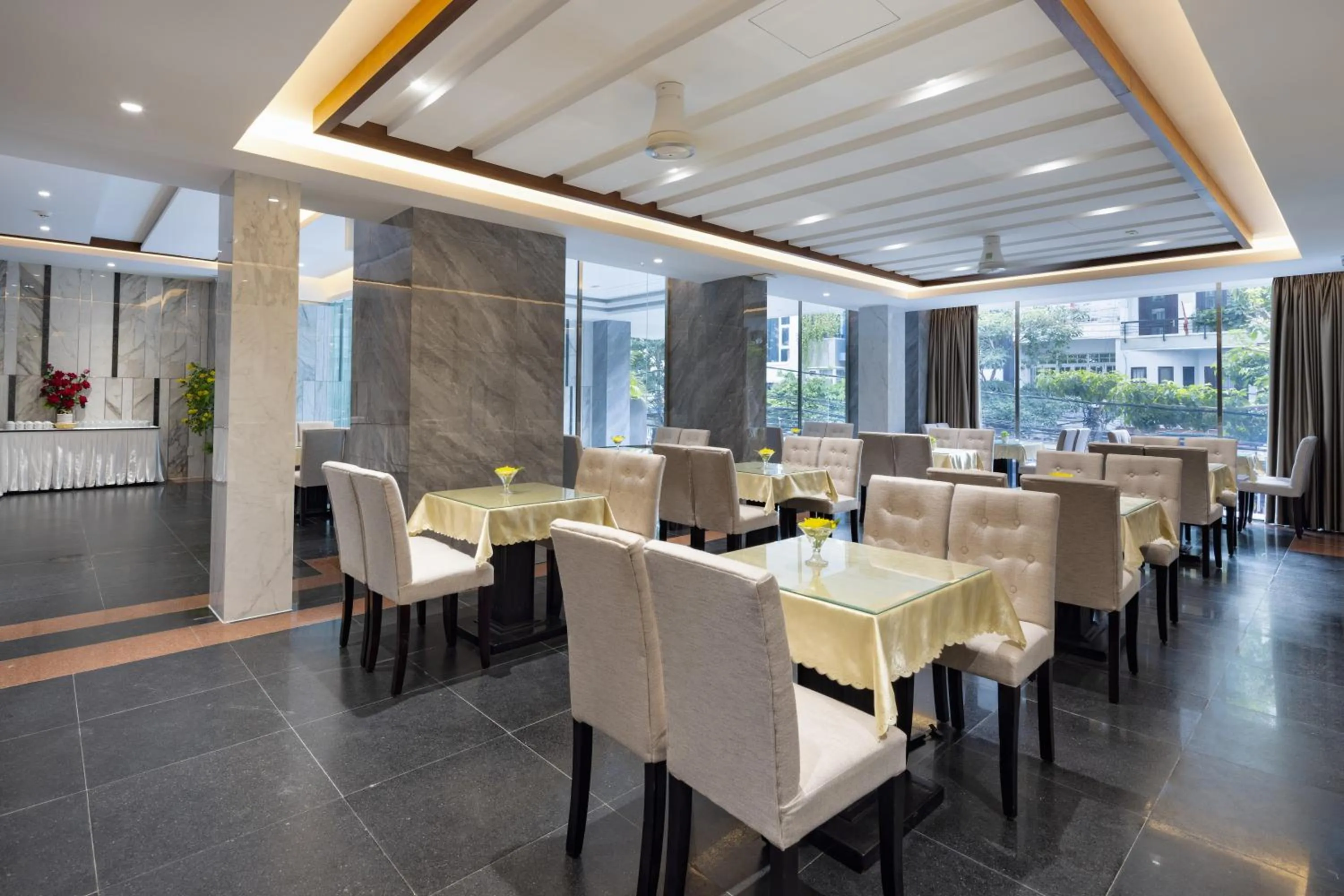 Restaurant/places to eat in The Summer Hotel