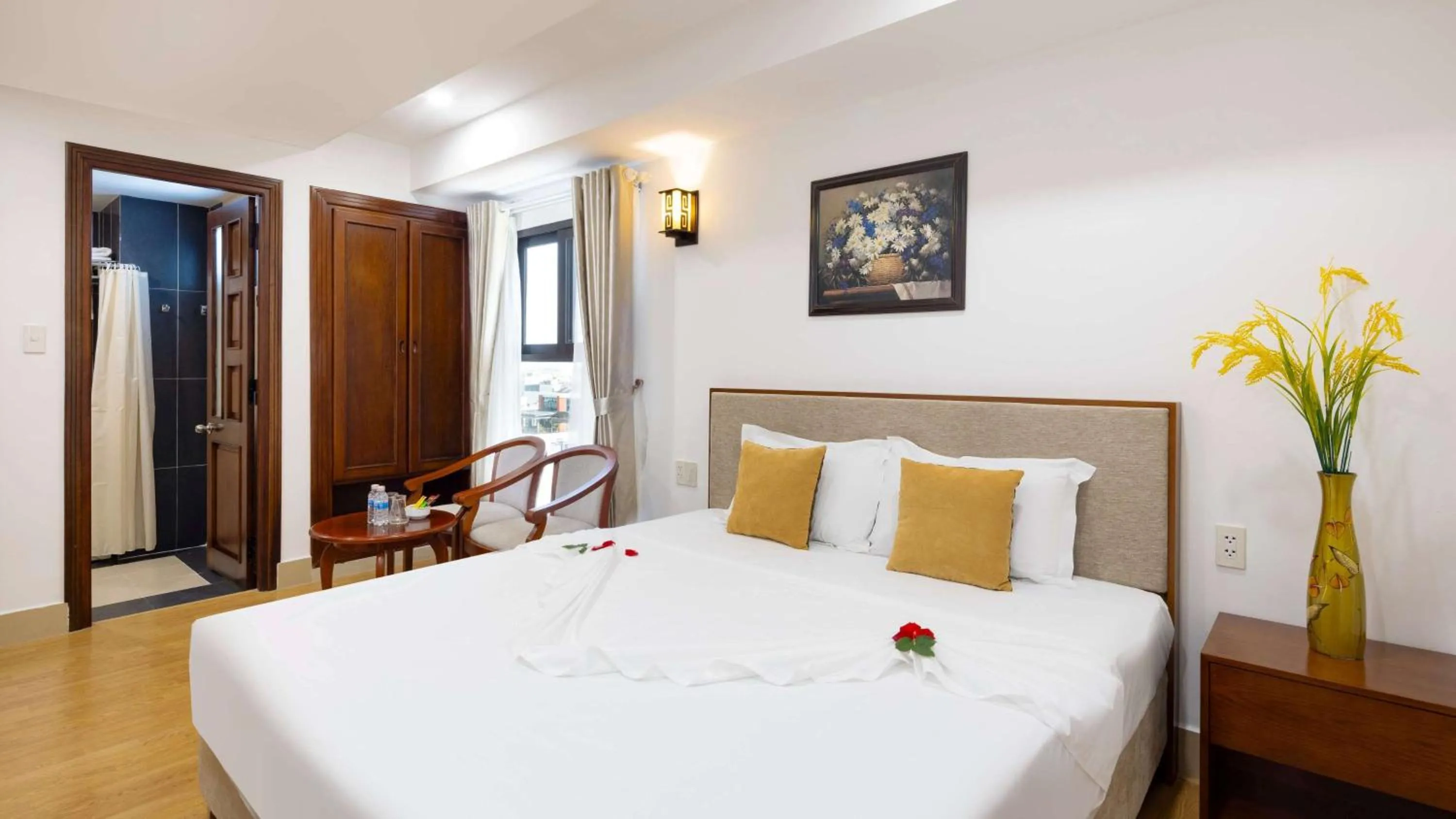 Bedroom, Bed in The Summer Hotel