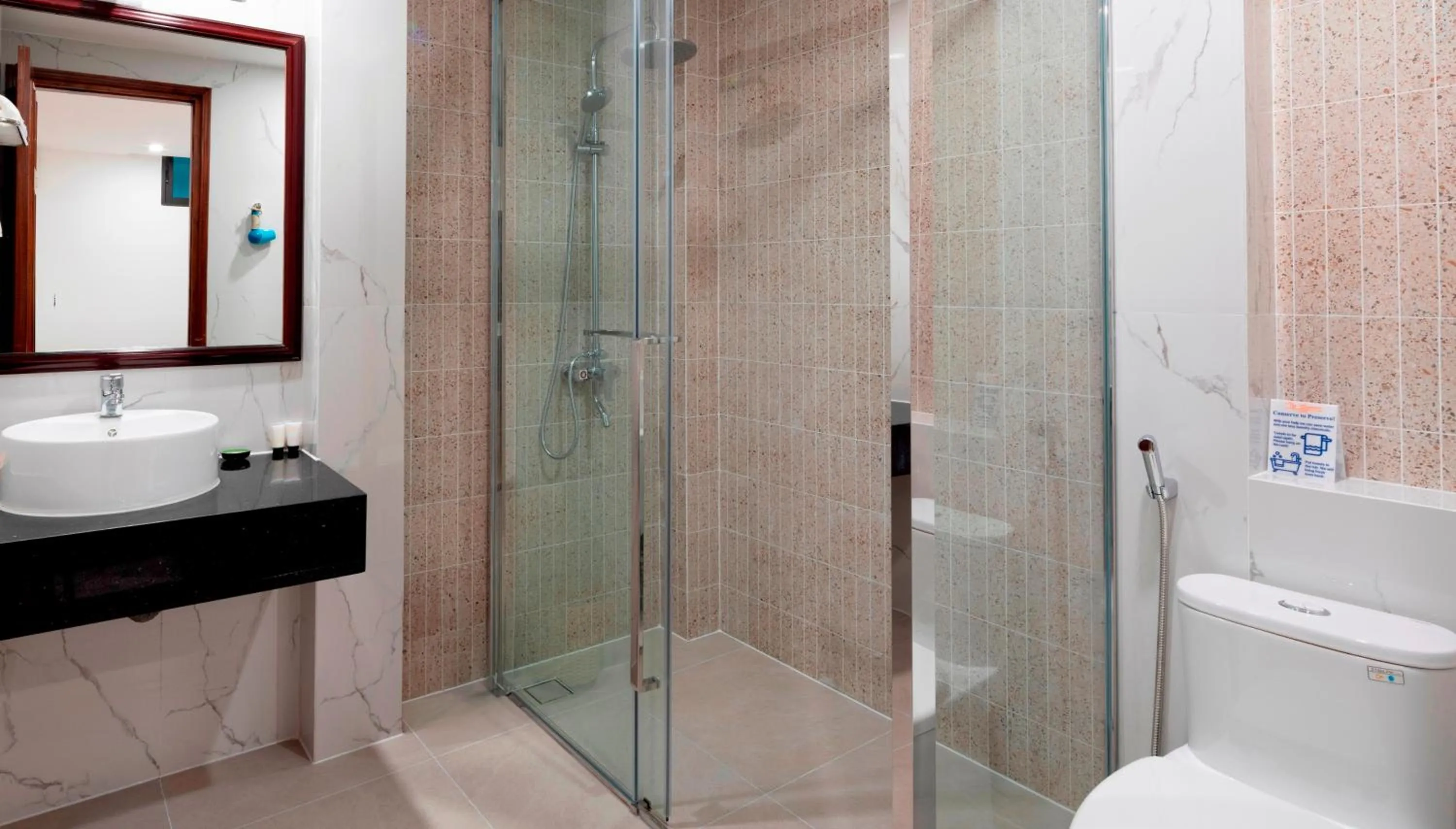 Shower in The Summer Hotel