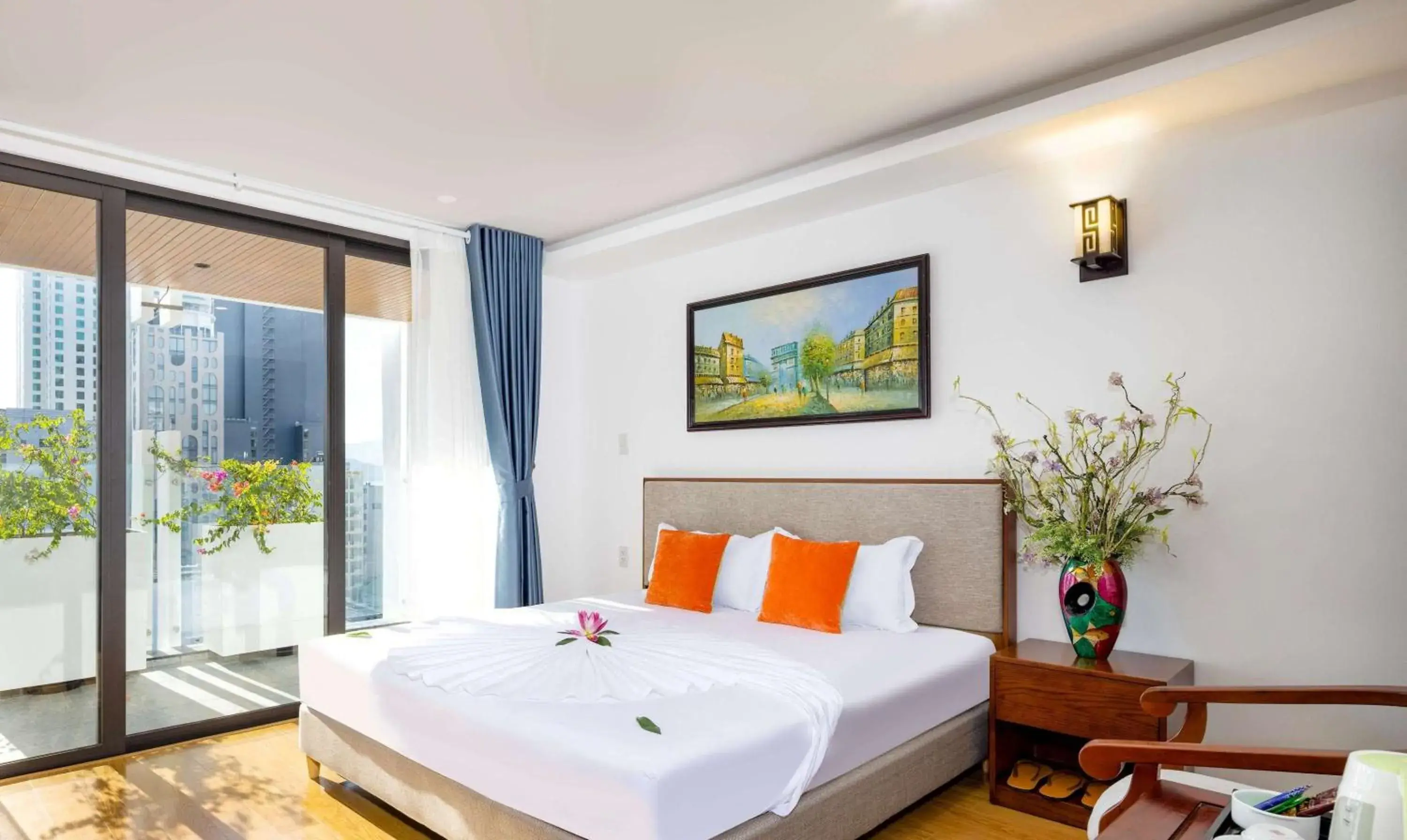 Premium Double Room with City View in The Summer Hotel Premium Double Room with City View in The Summer Hotel