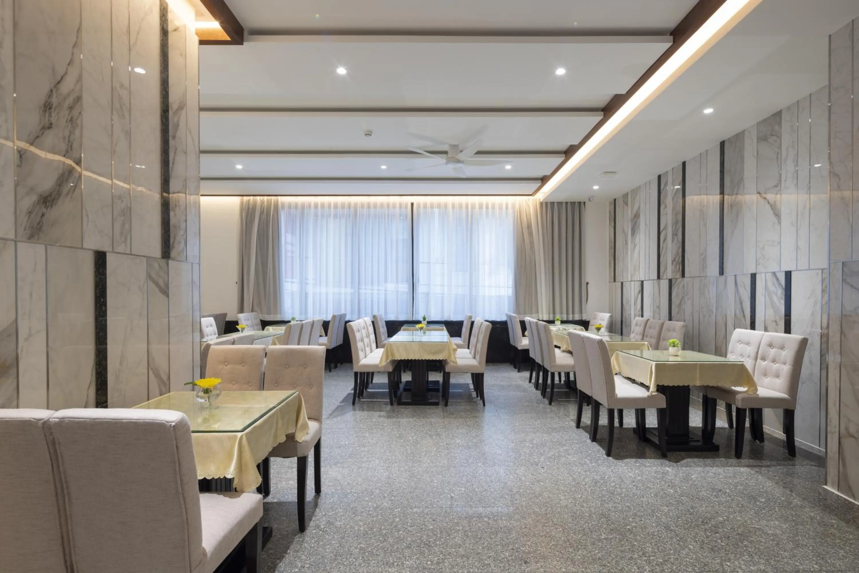 Restaurant/places to eat in The Summer Hotel