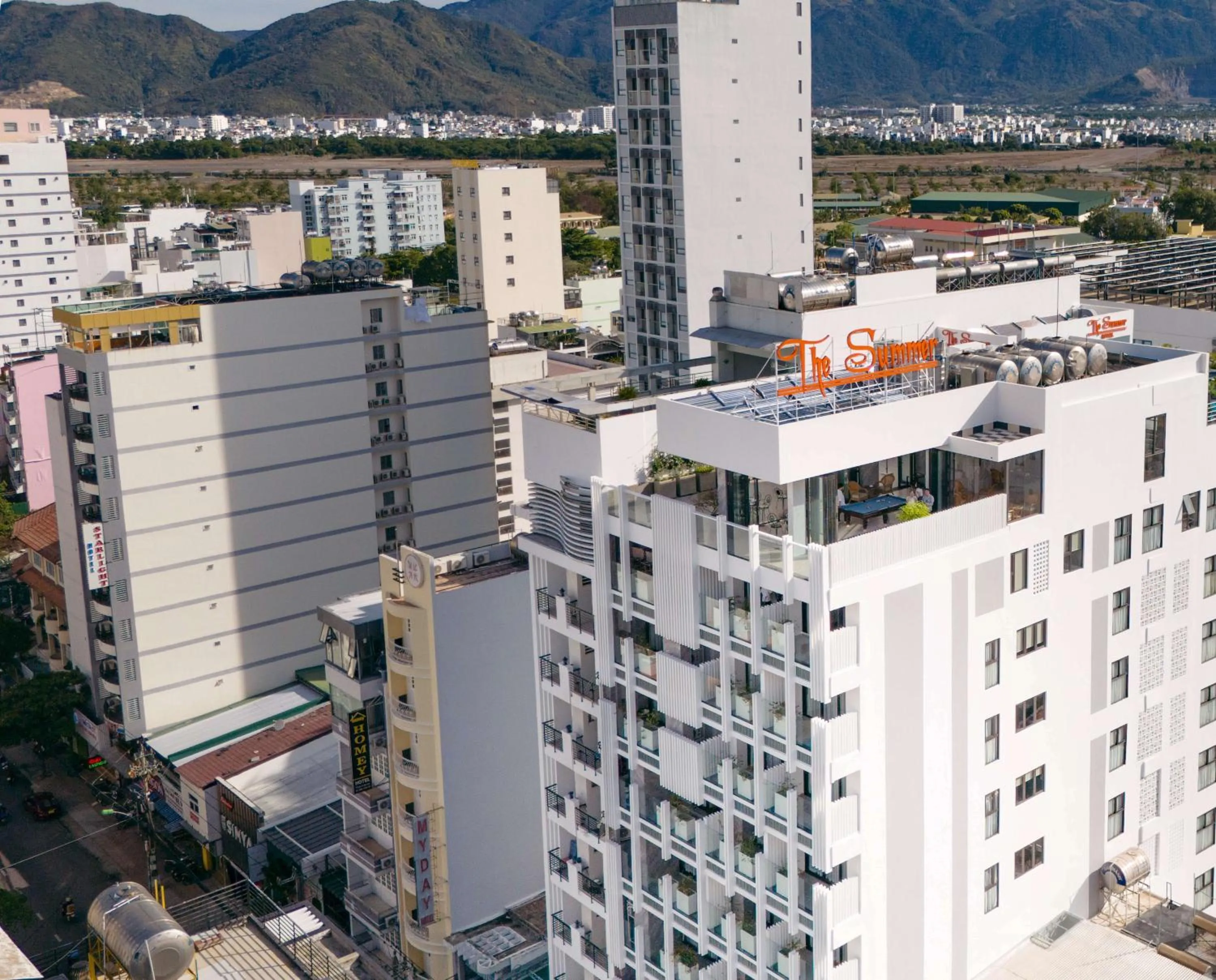 Bird's eye view in The Summer Hotel