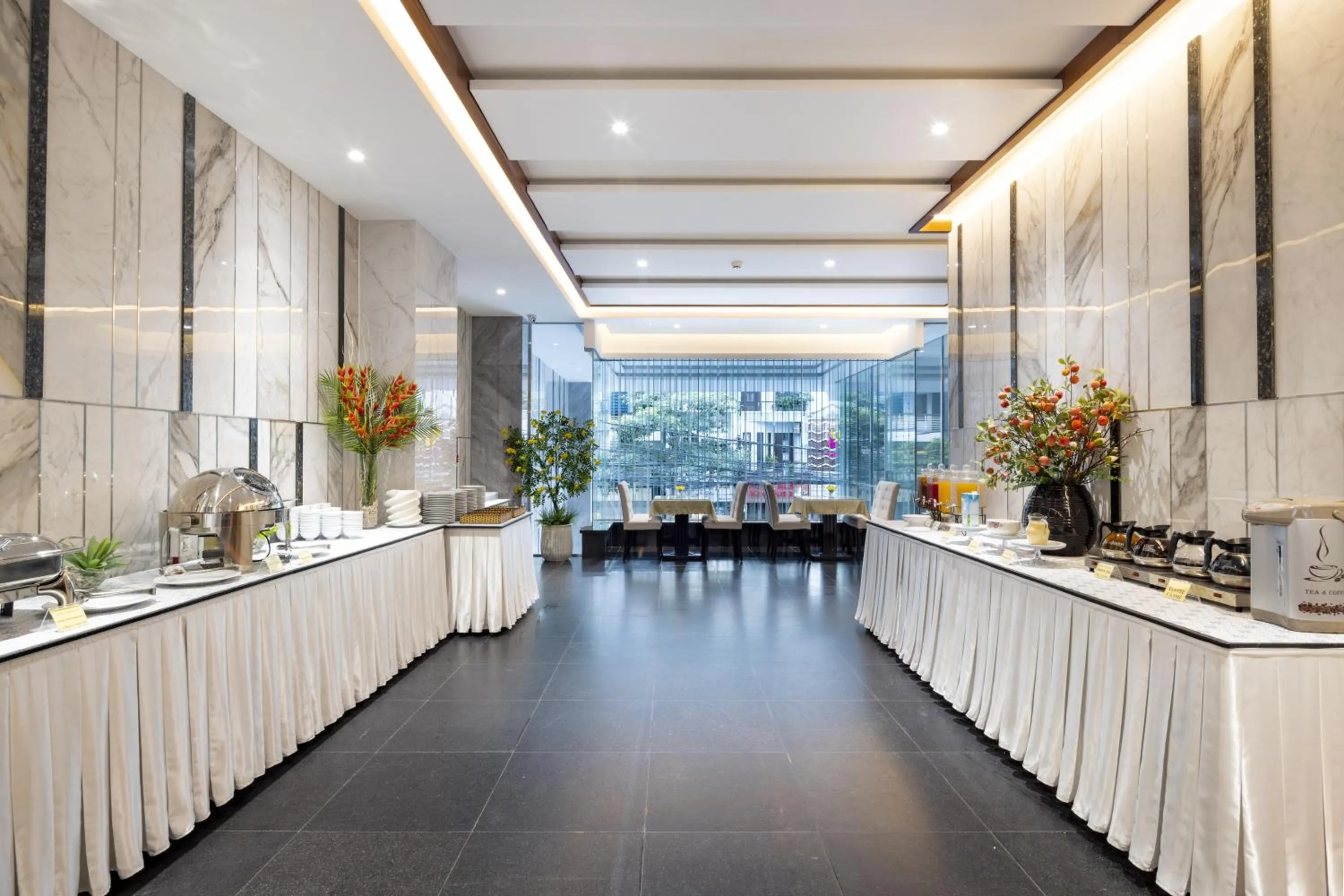 Restaurant/places to eat in The Summer Hotel