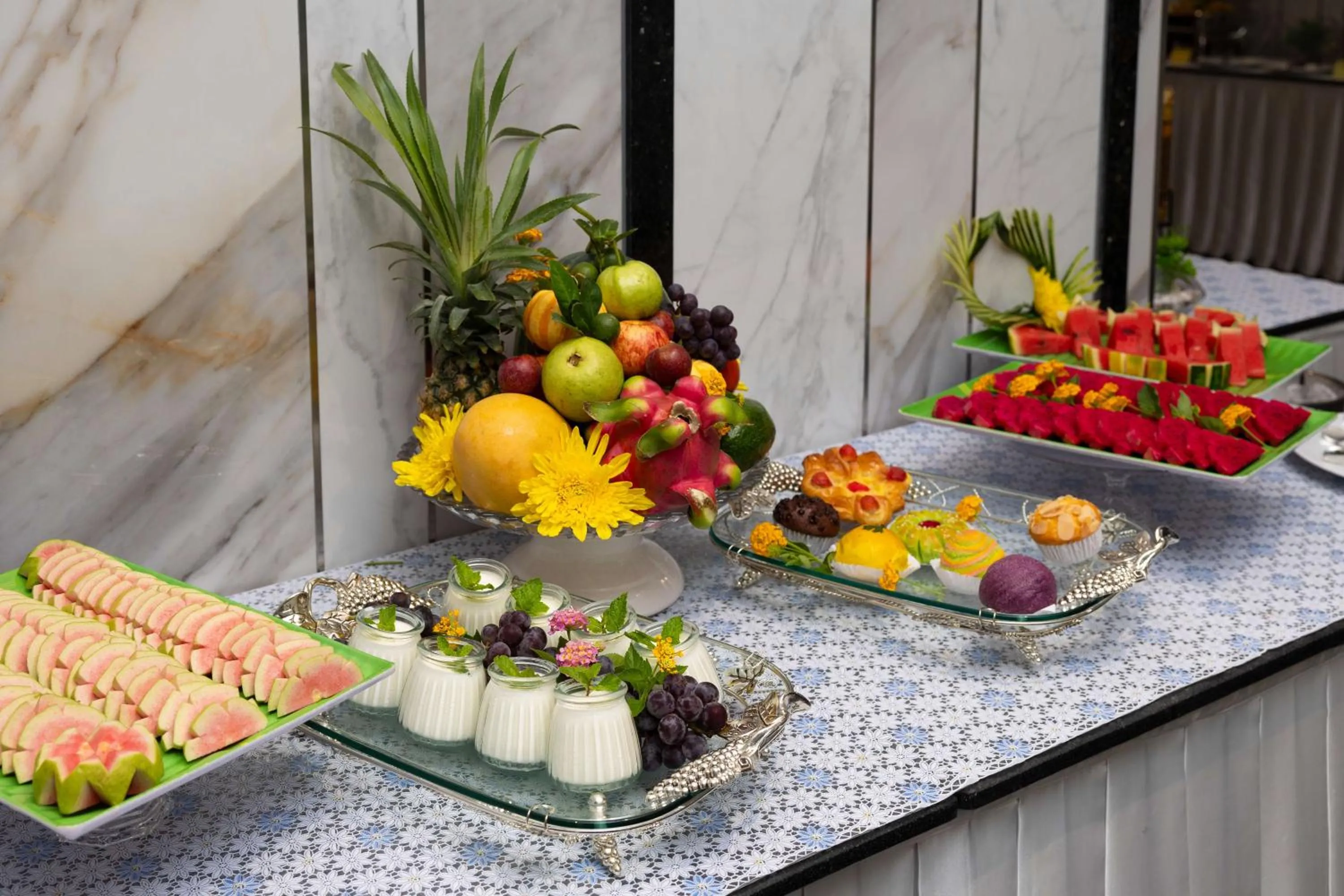 Food and drinks in The Summer Hotel