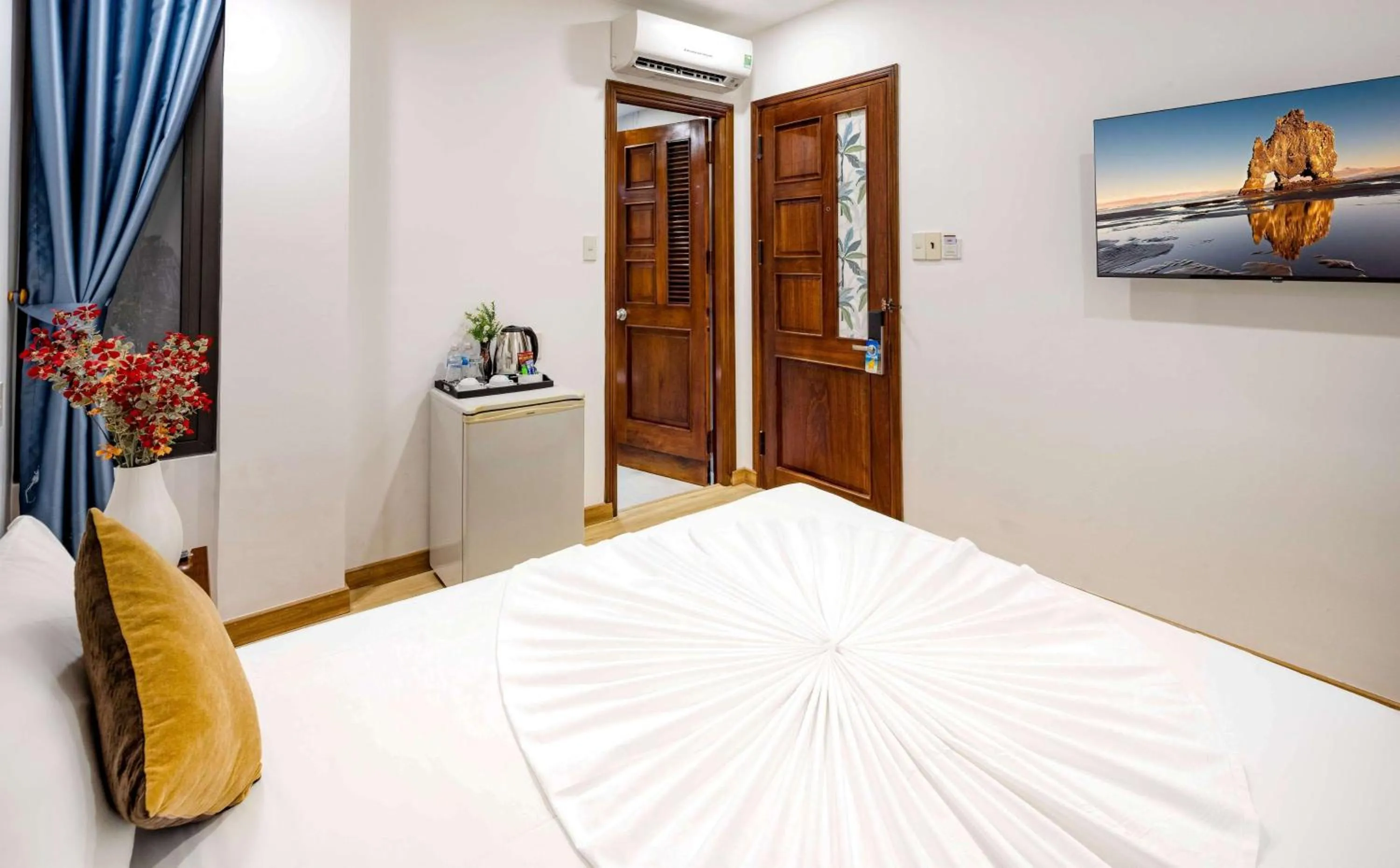 Bed in The Summer Hotel