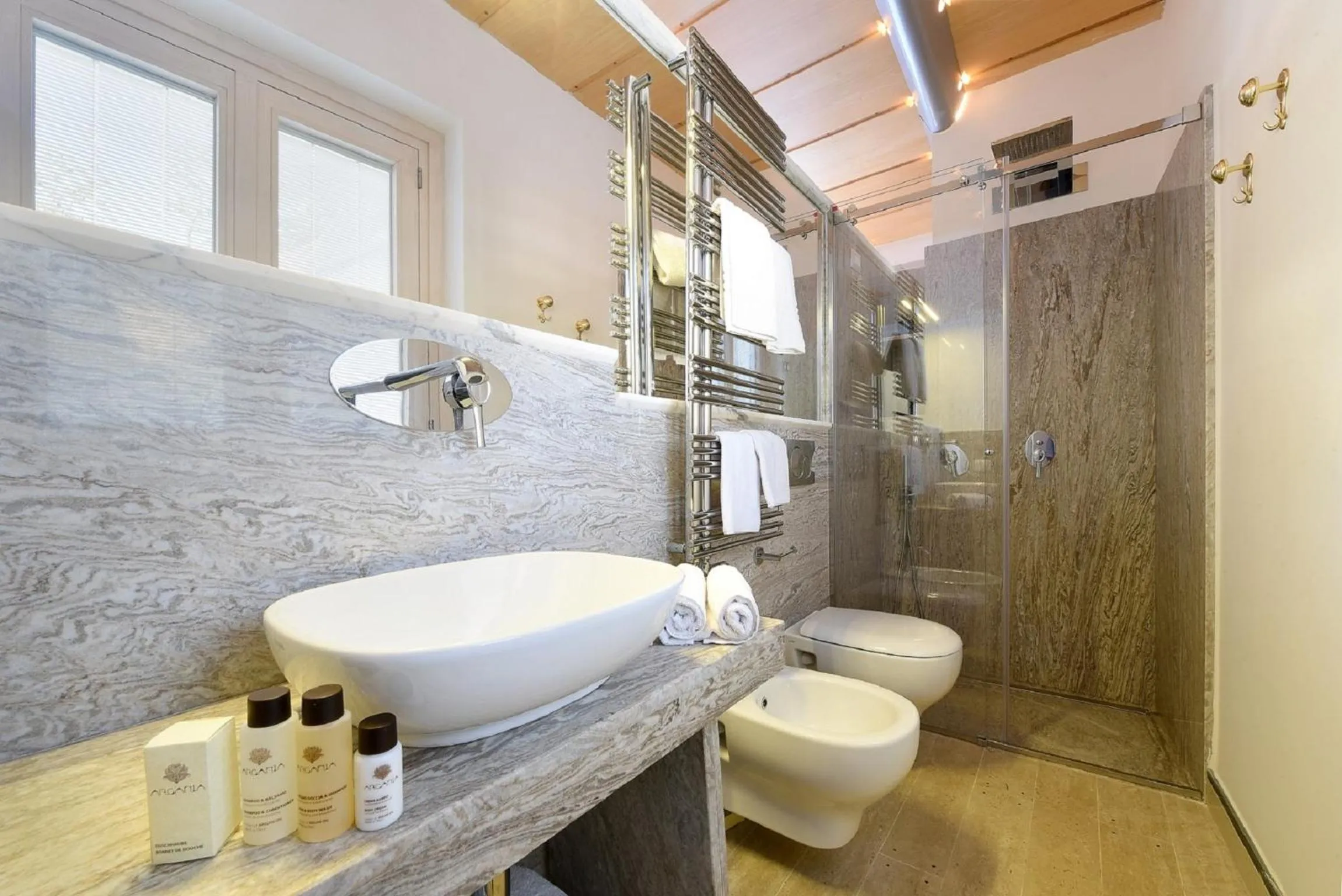 Toilet in Don Antonino Relais