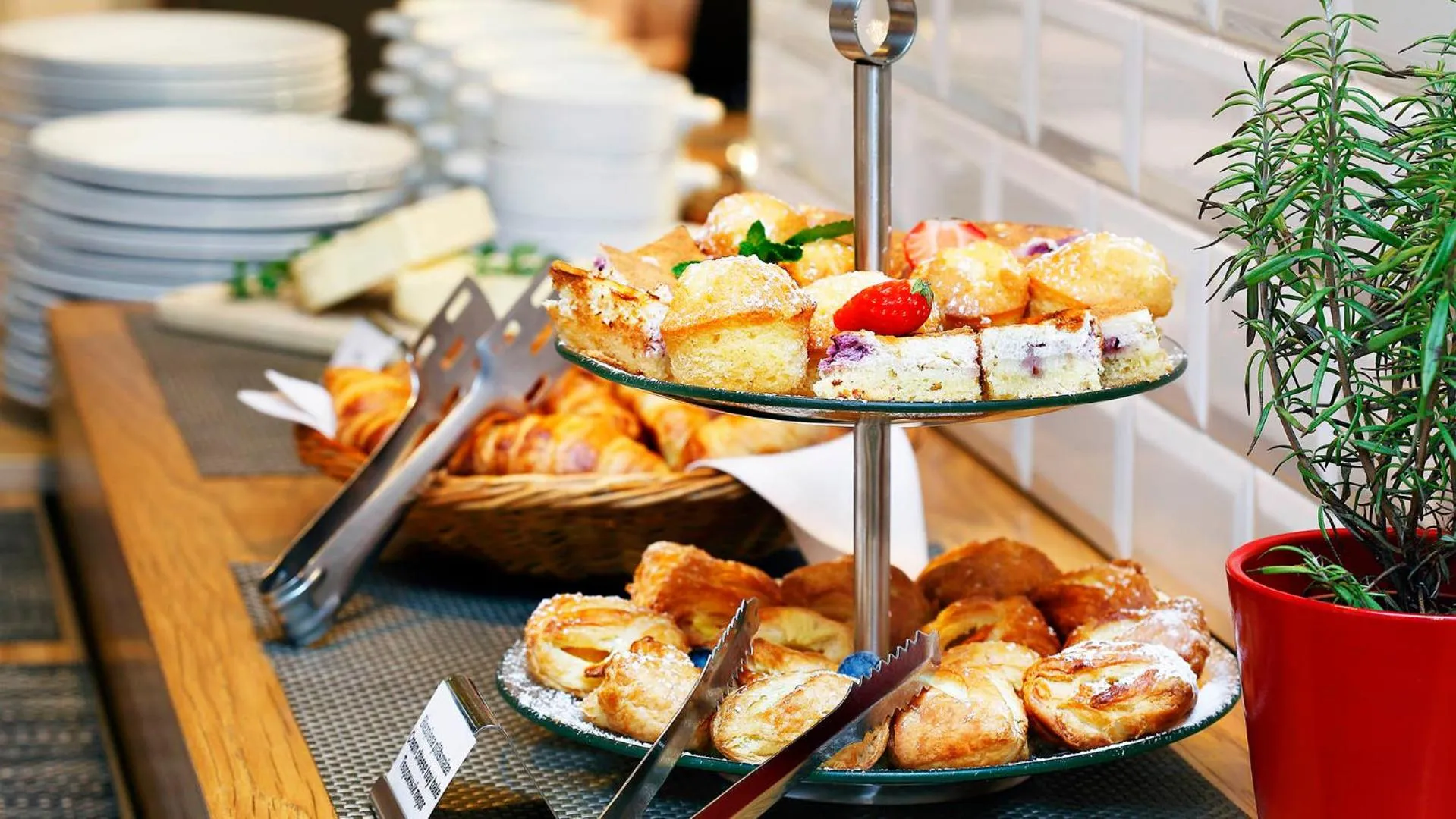 Buffet breakfast in Hestia Hotel Draugi