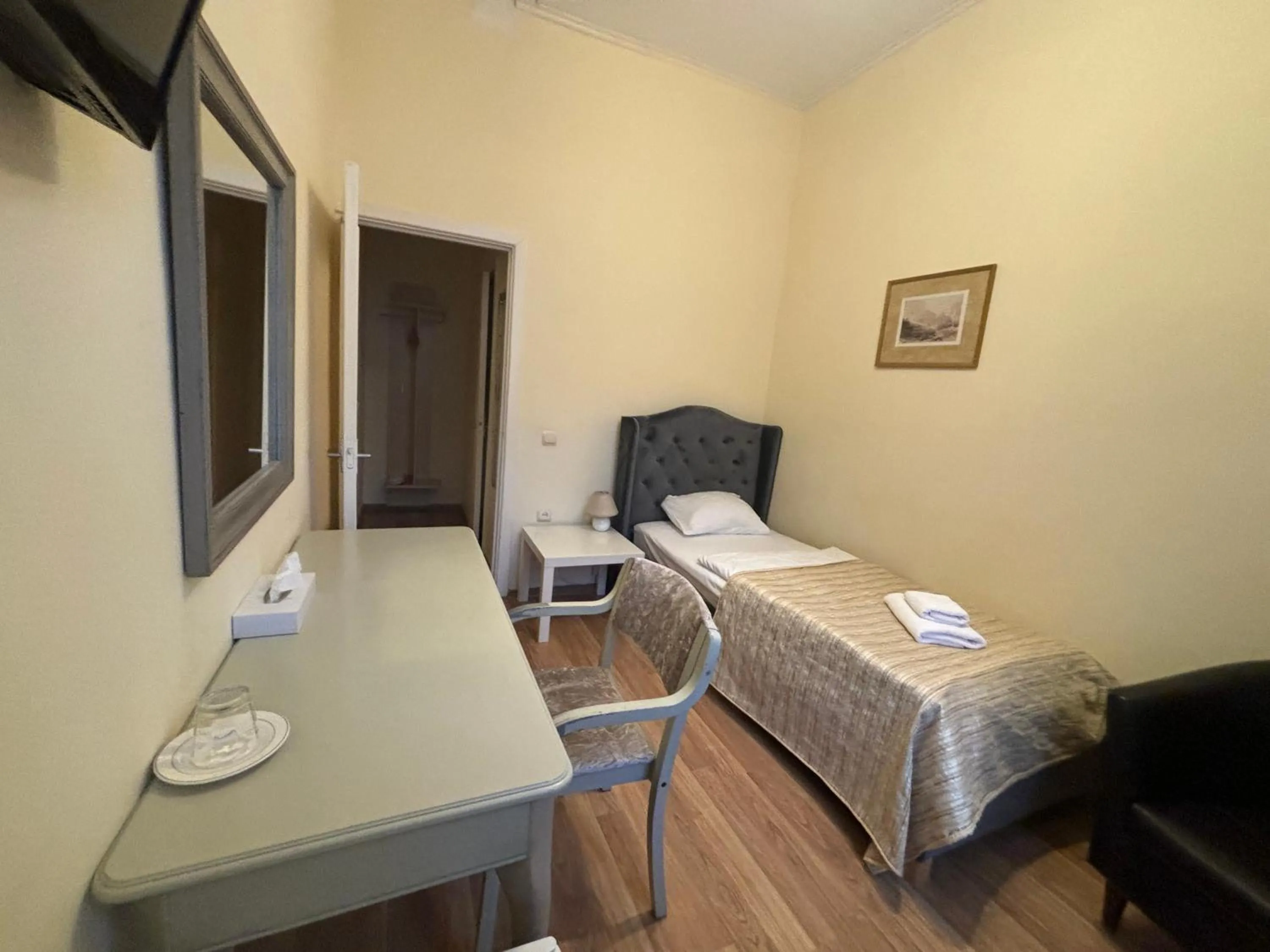 Photo of the whole room, Bed in Viktorija