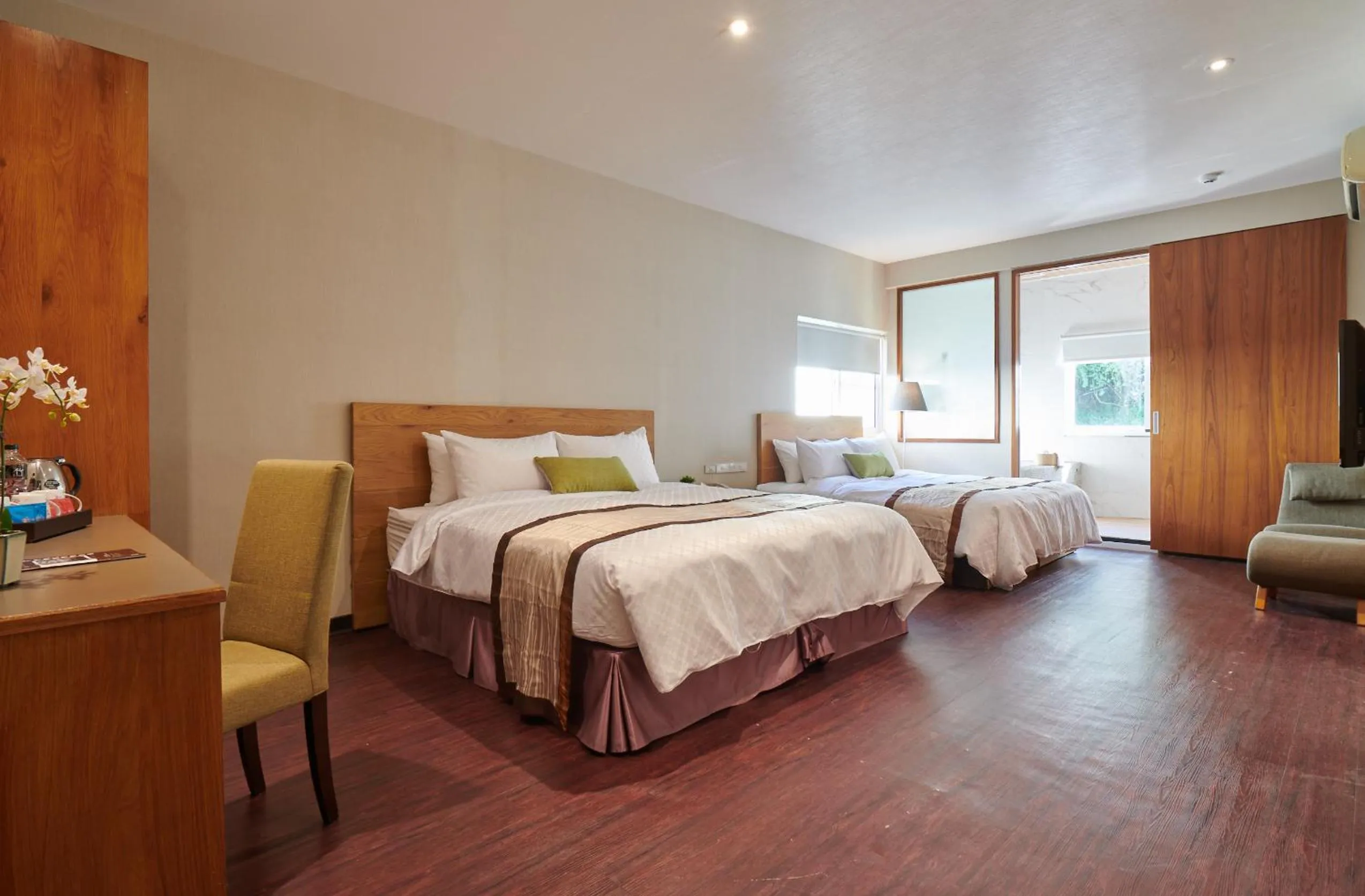 Bed in Reikei Hot Spring Resort