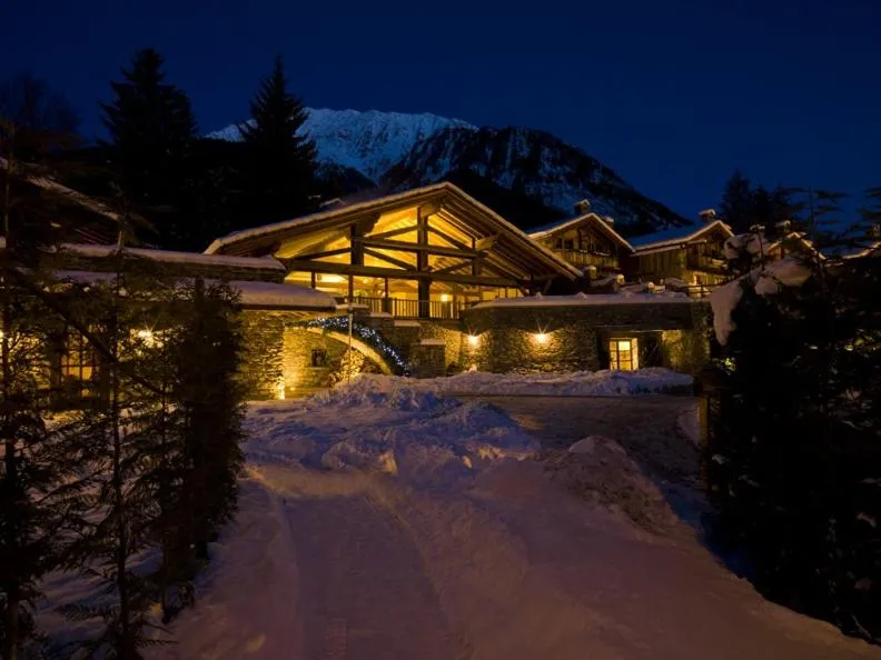 Night in Au Coeur Des Neiges Resort SPA & FREE E-BIKE