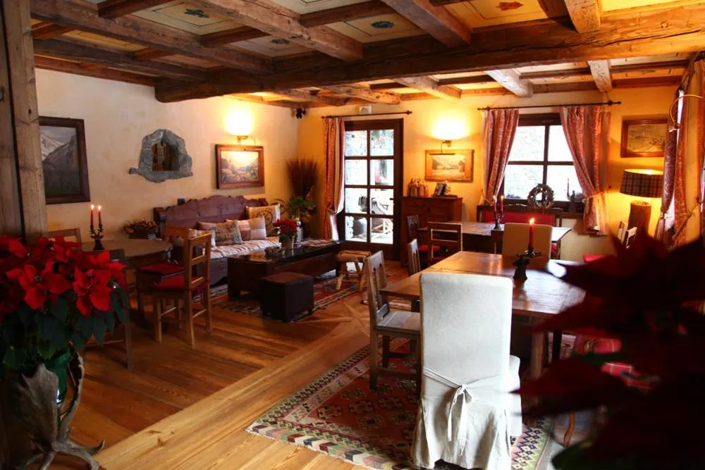 Restaurant/places to eat in Au Coeur Des Neiges Resort SPA & FREE E-BIKE