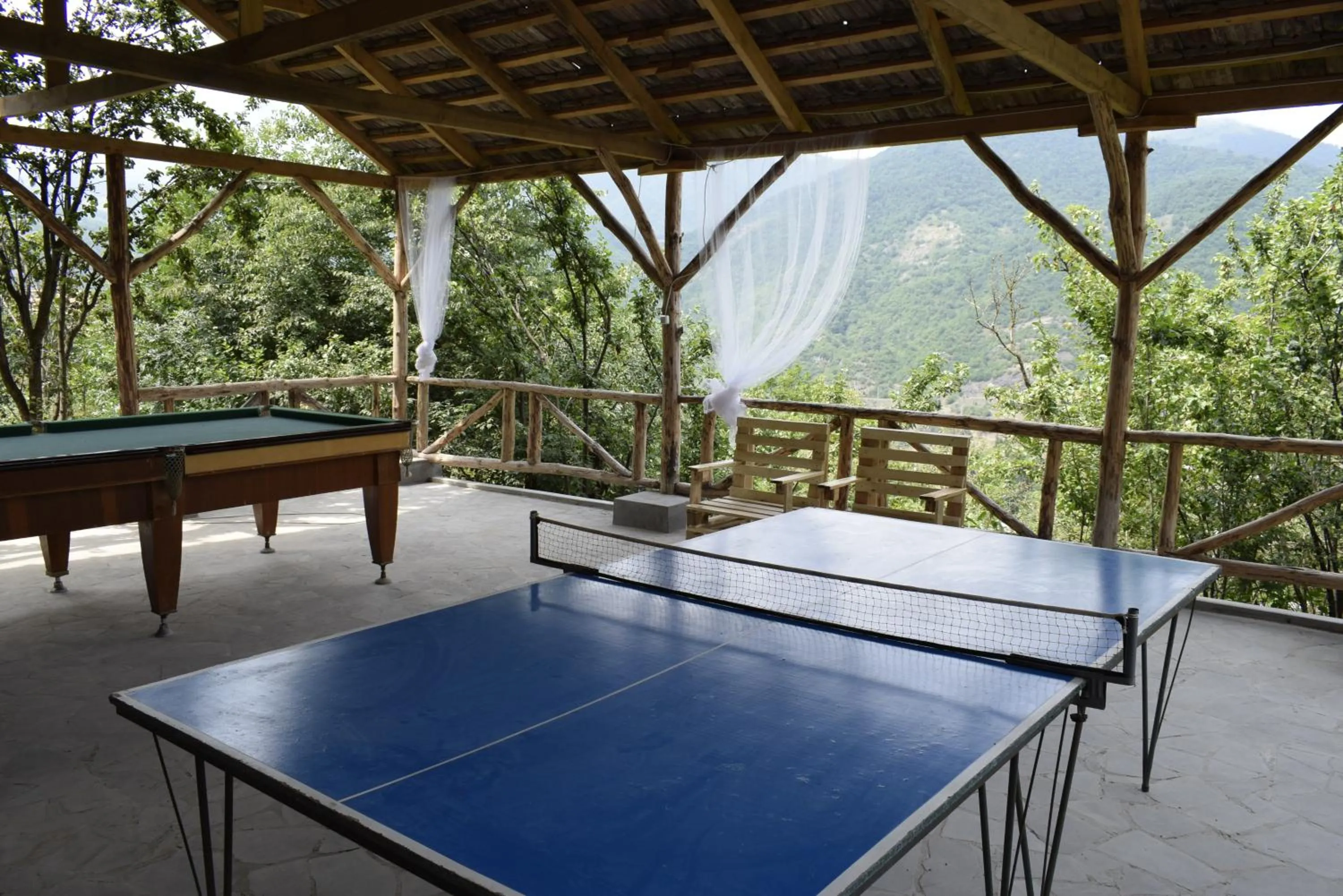 Table tennis in Verin Tun