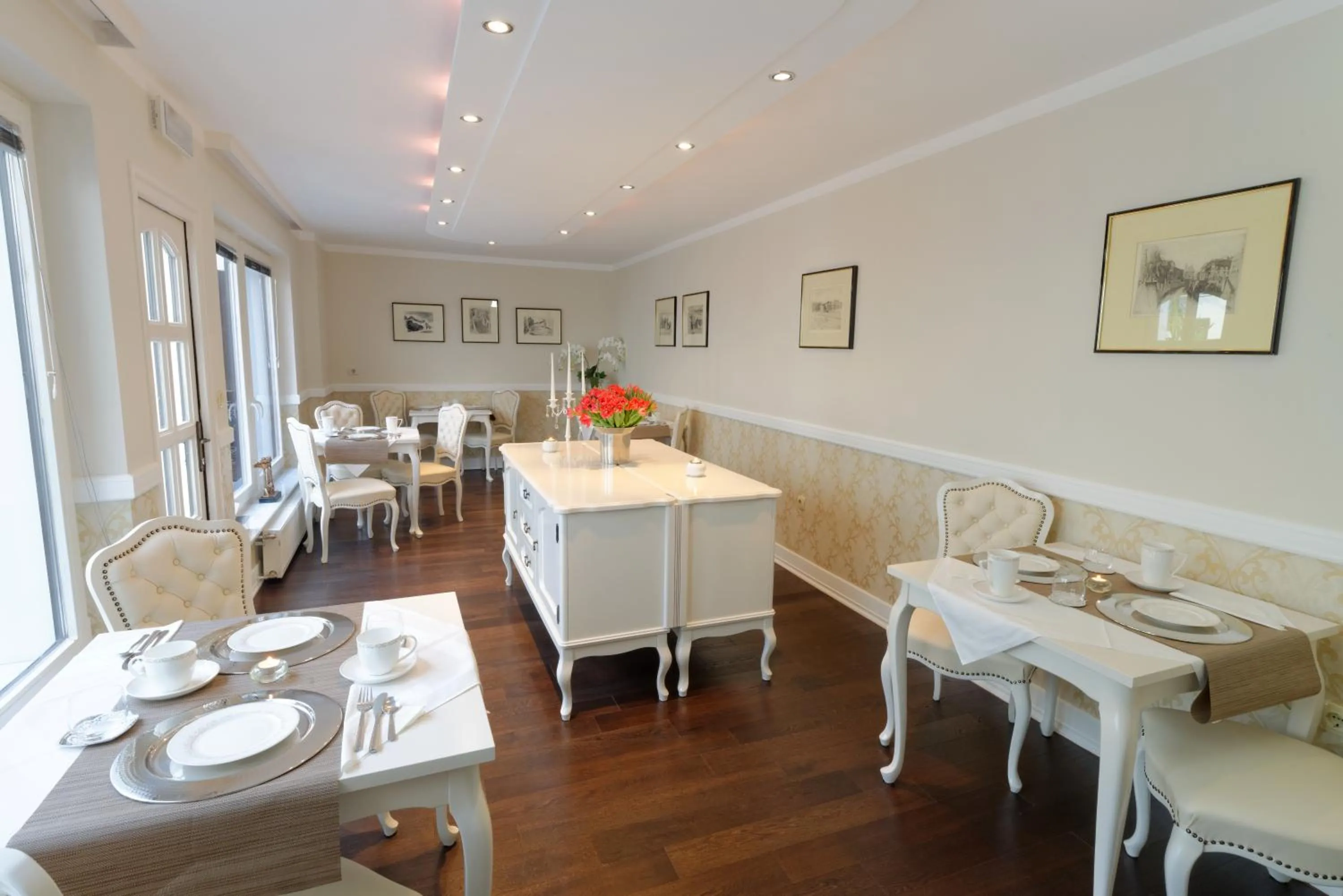 Restaurant/places to eat in ApartHotel Vila Minka