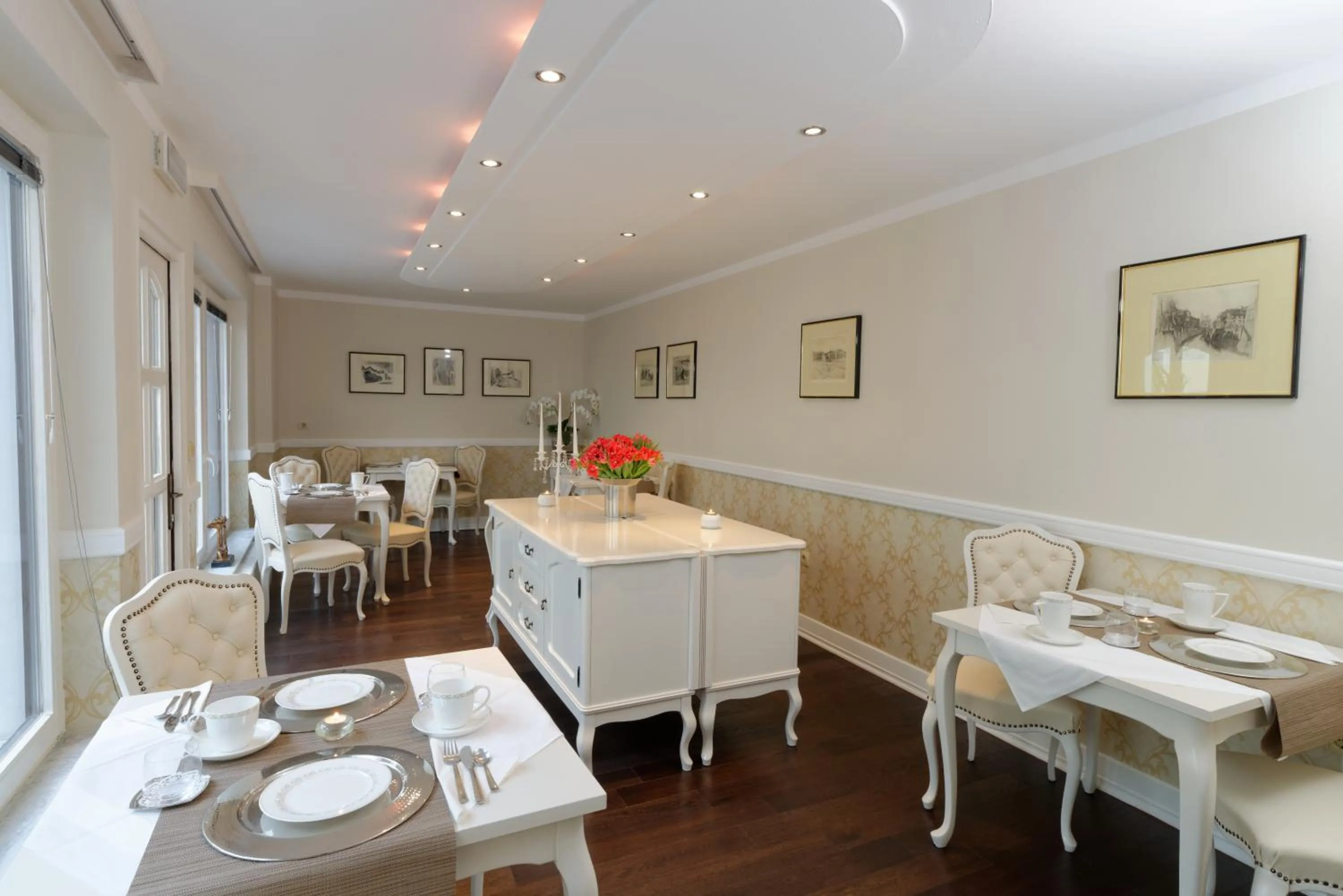 Restaurant/places to eat in ApartHotel Vila Minka