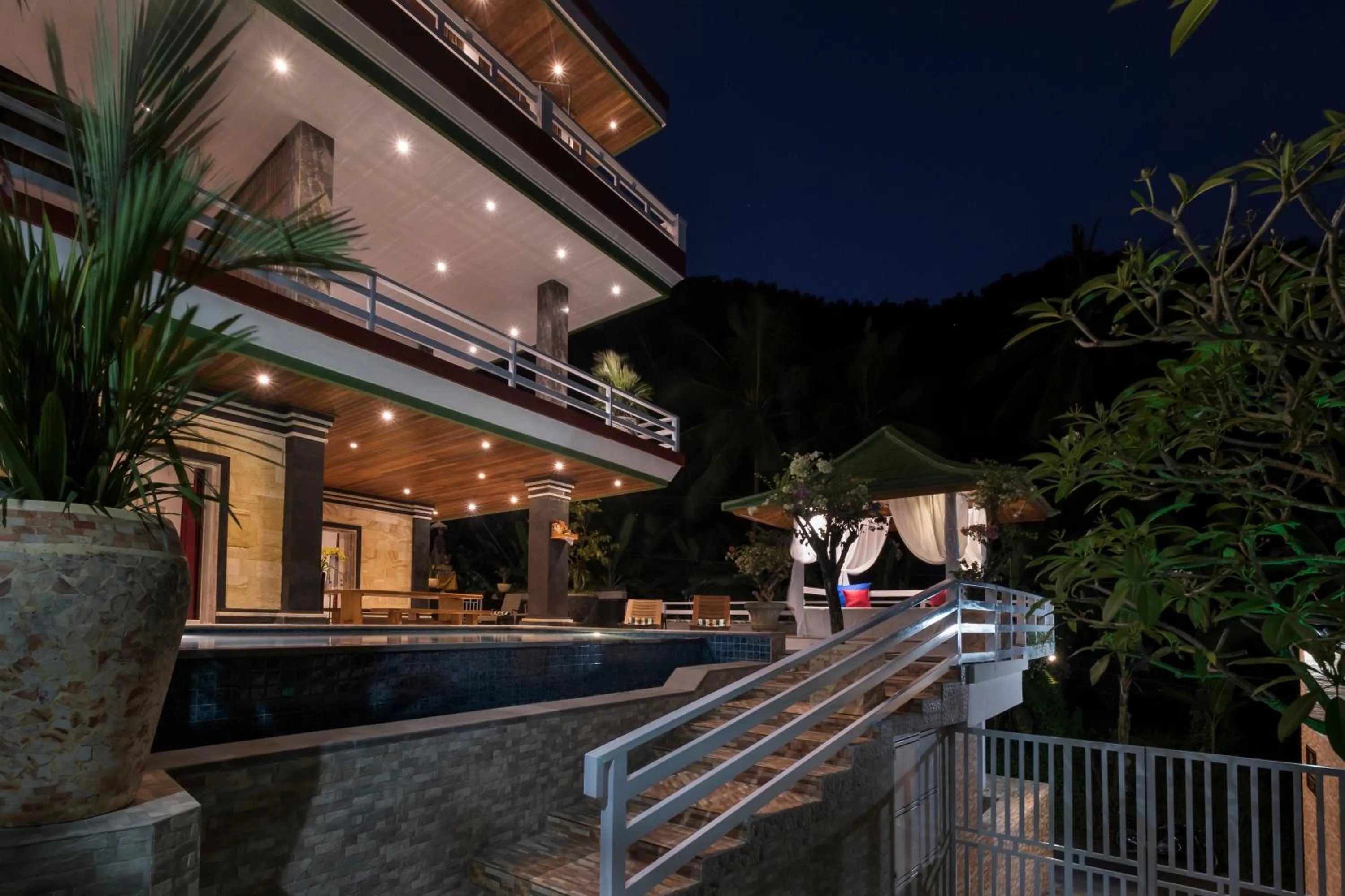 Facade/entrance in Villa Suari I