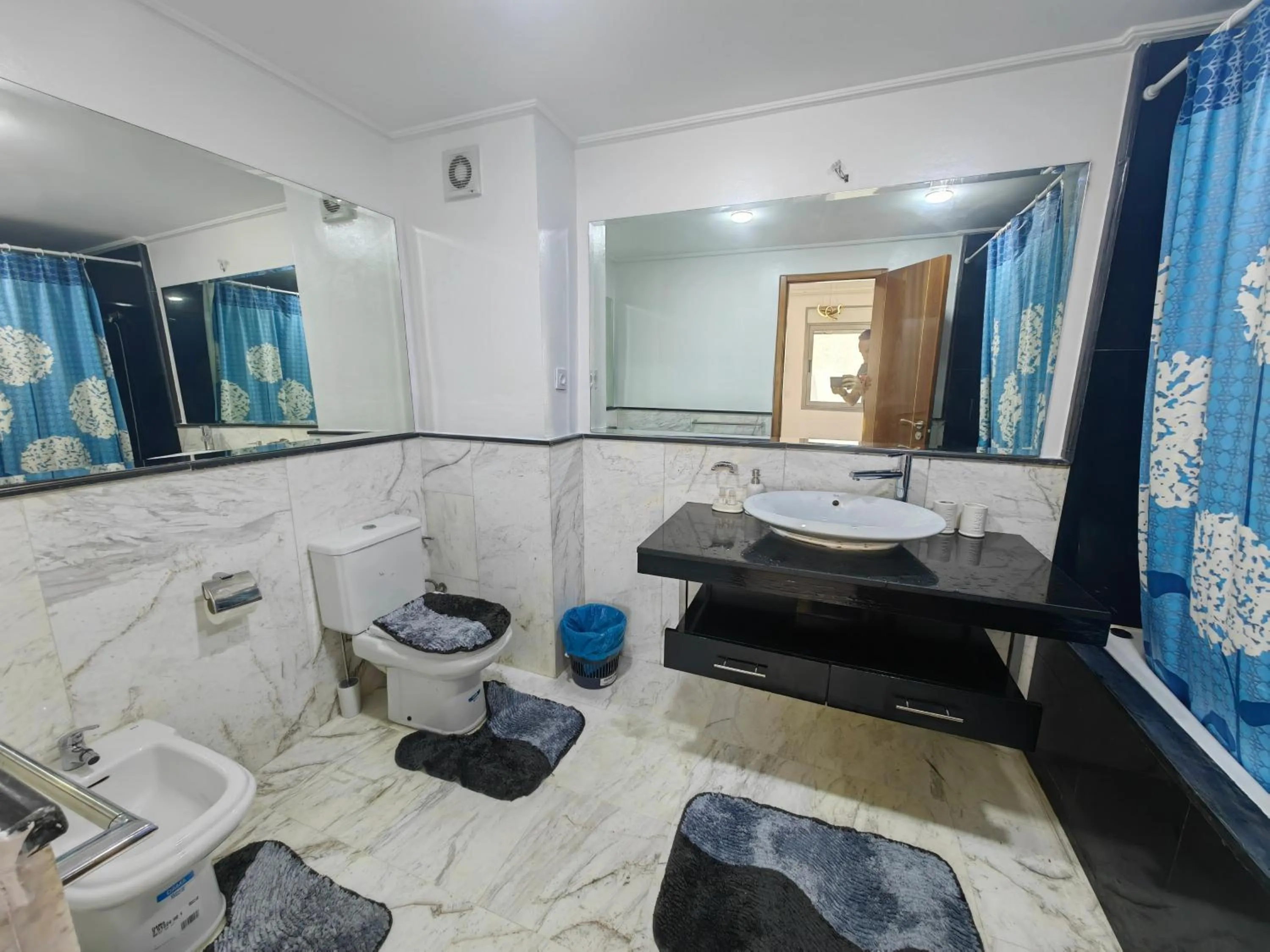 Toilet in City Bleu Maroc