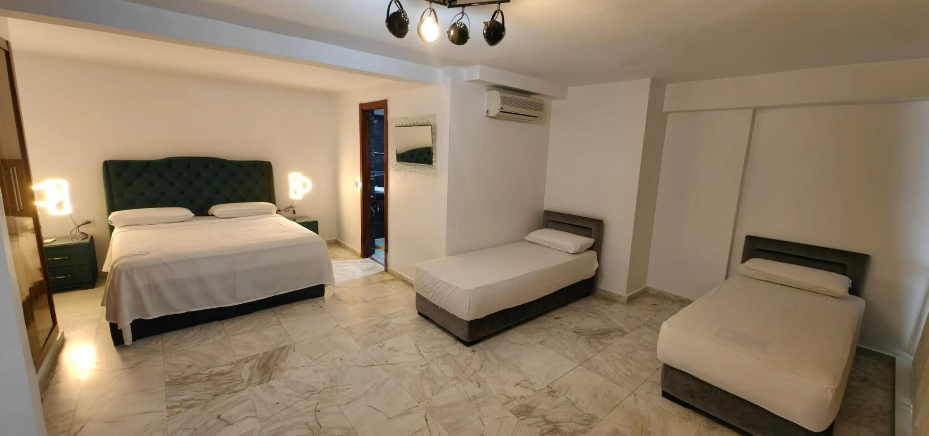 Bed in City Bleu Maroc