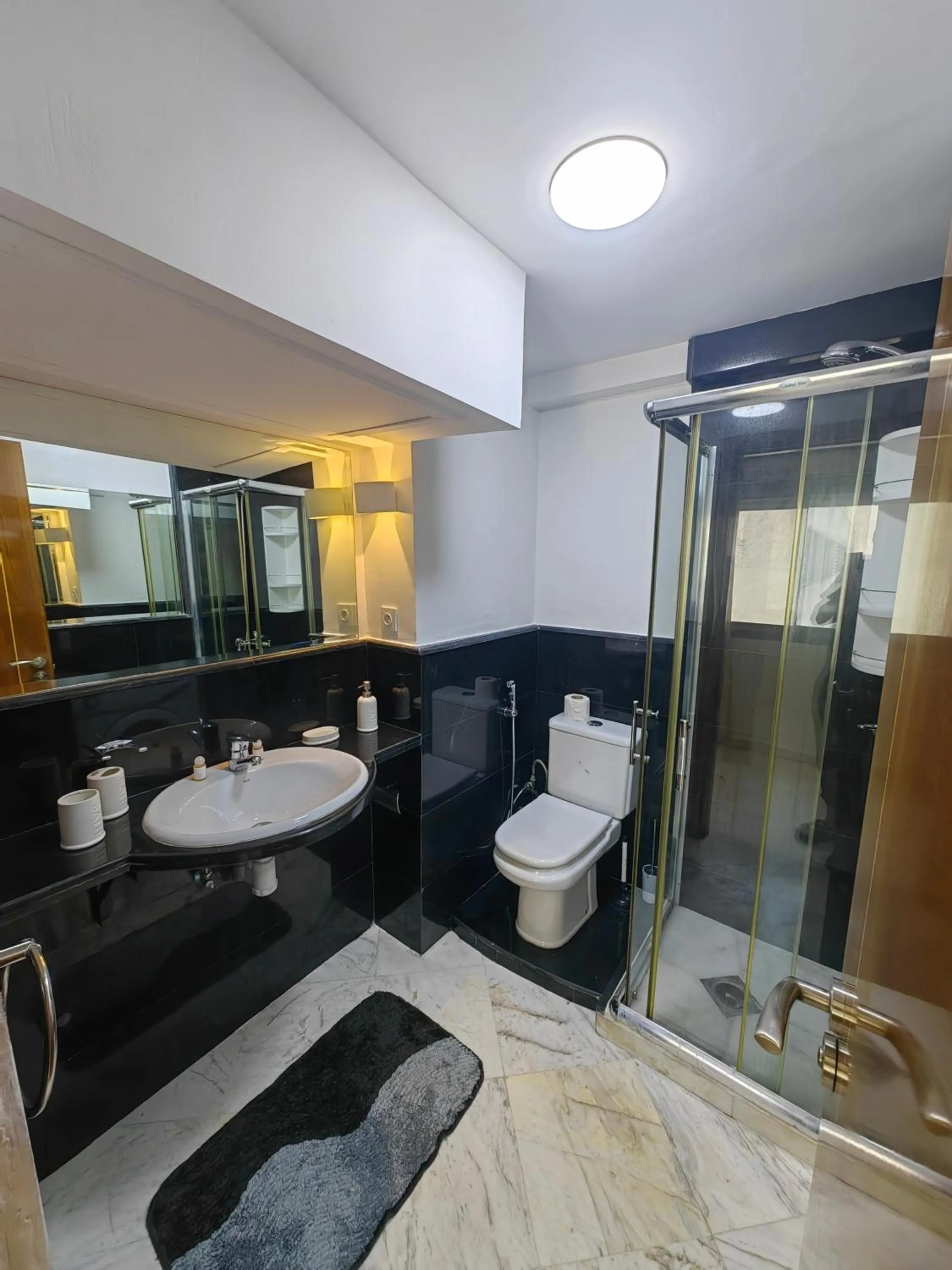 Shower in City Bleu Maroc