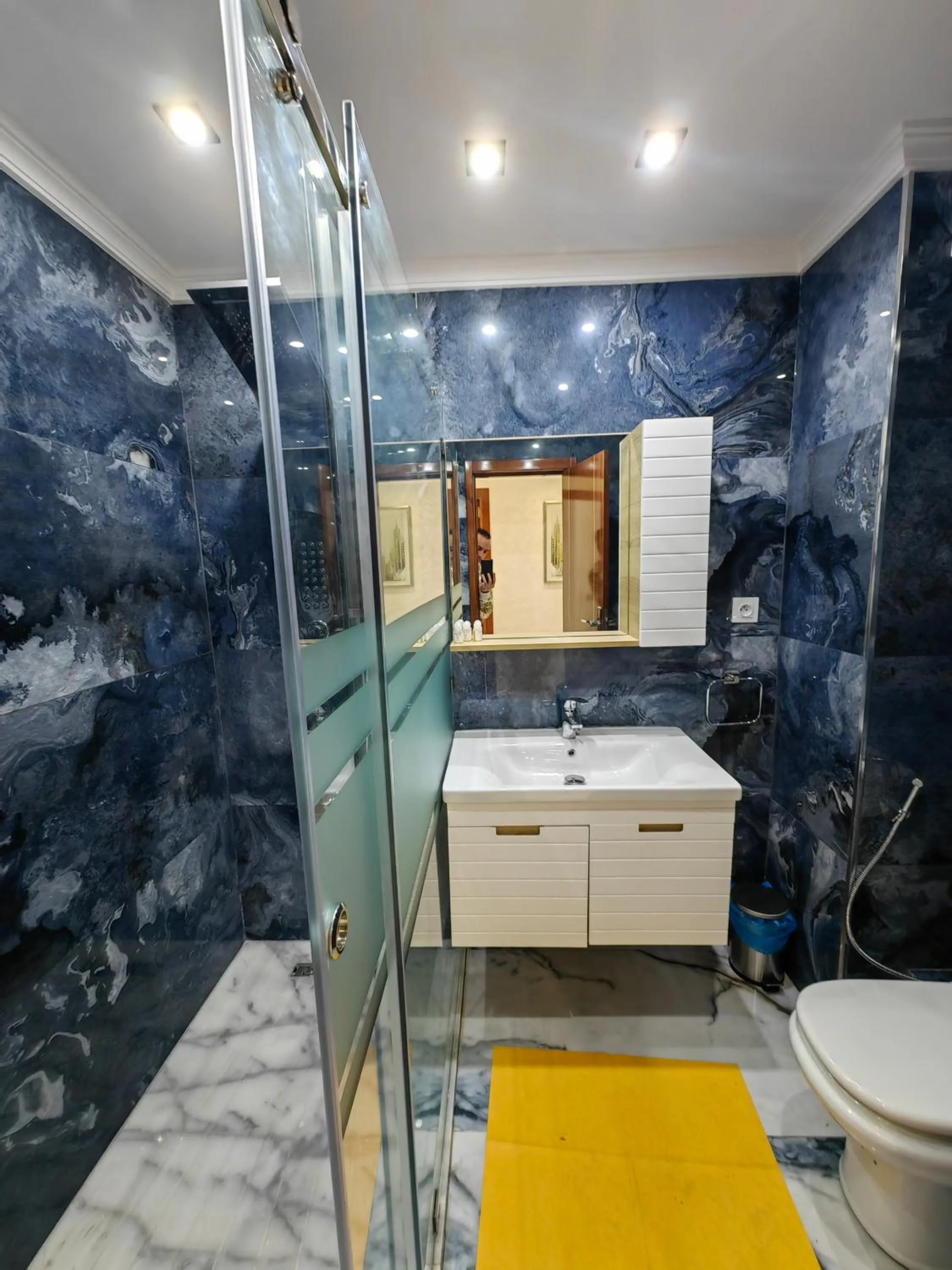 Toilet in City Bleu Maroc