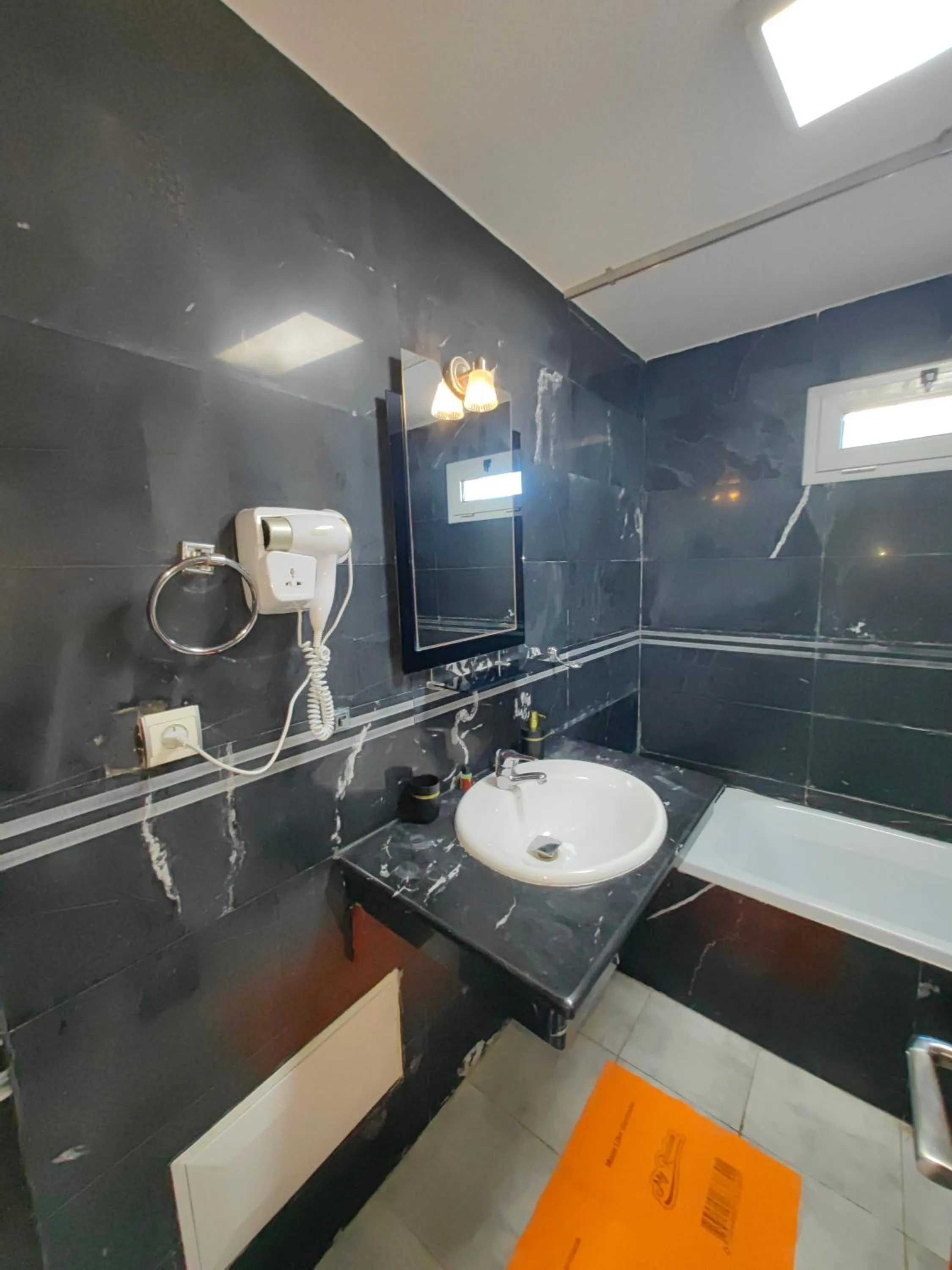 Shower in City Bleu Maroc