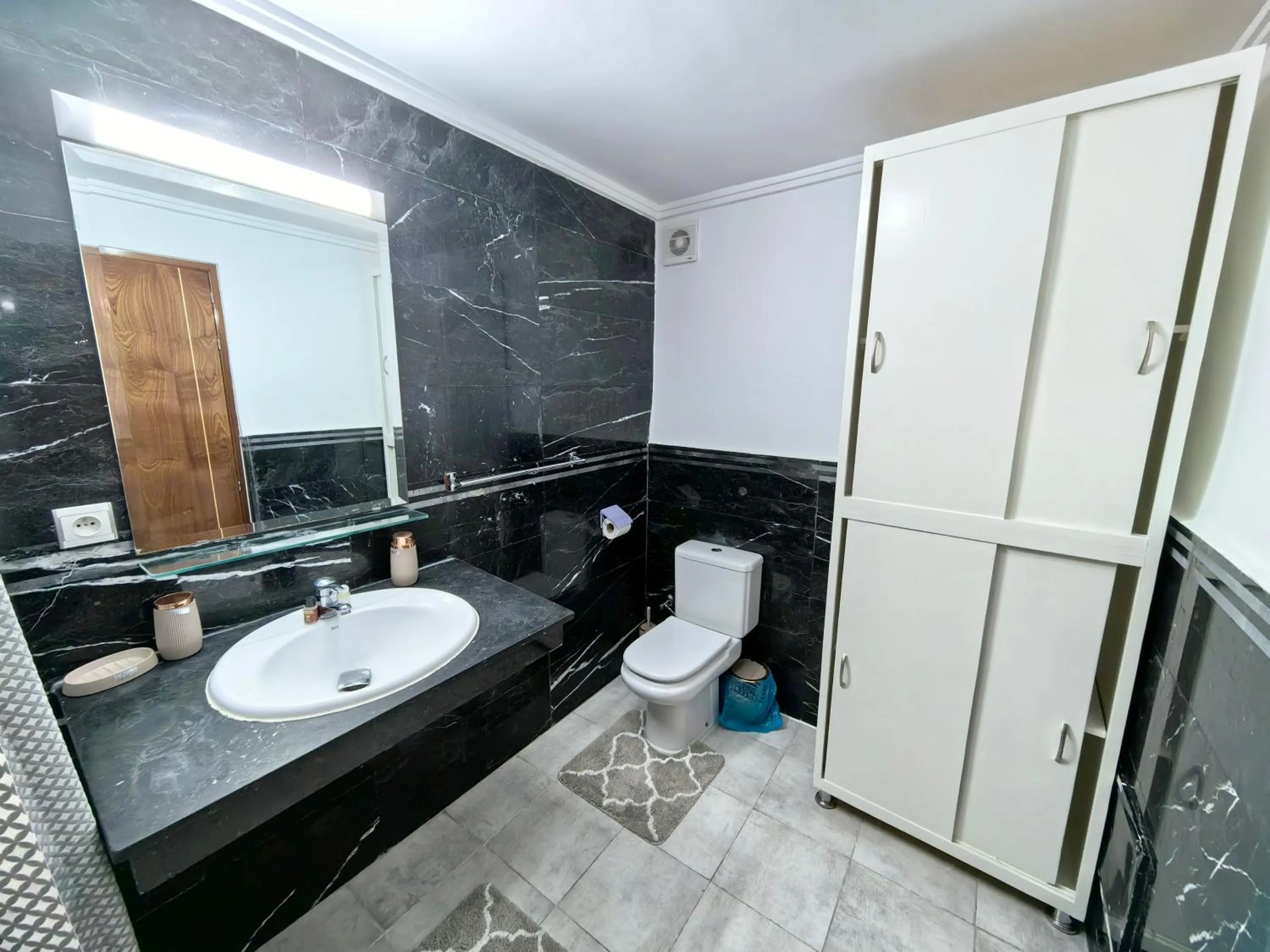 Shower in City Bleu Maroc