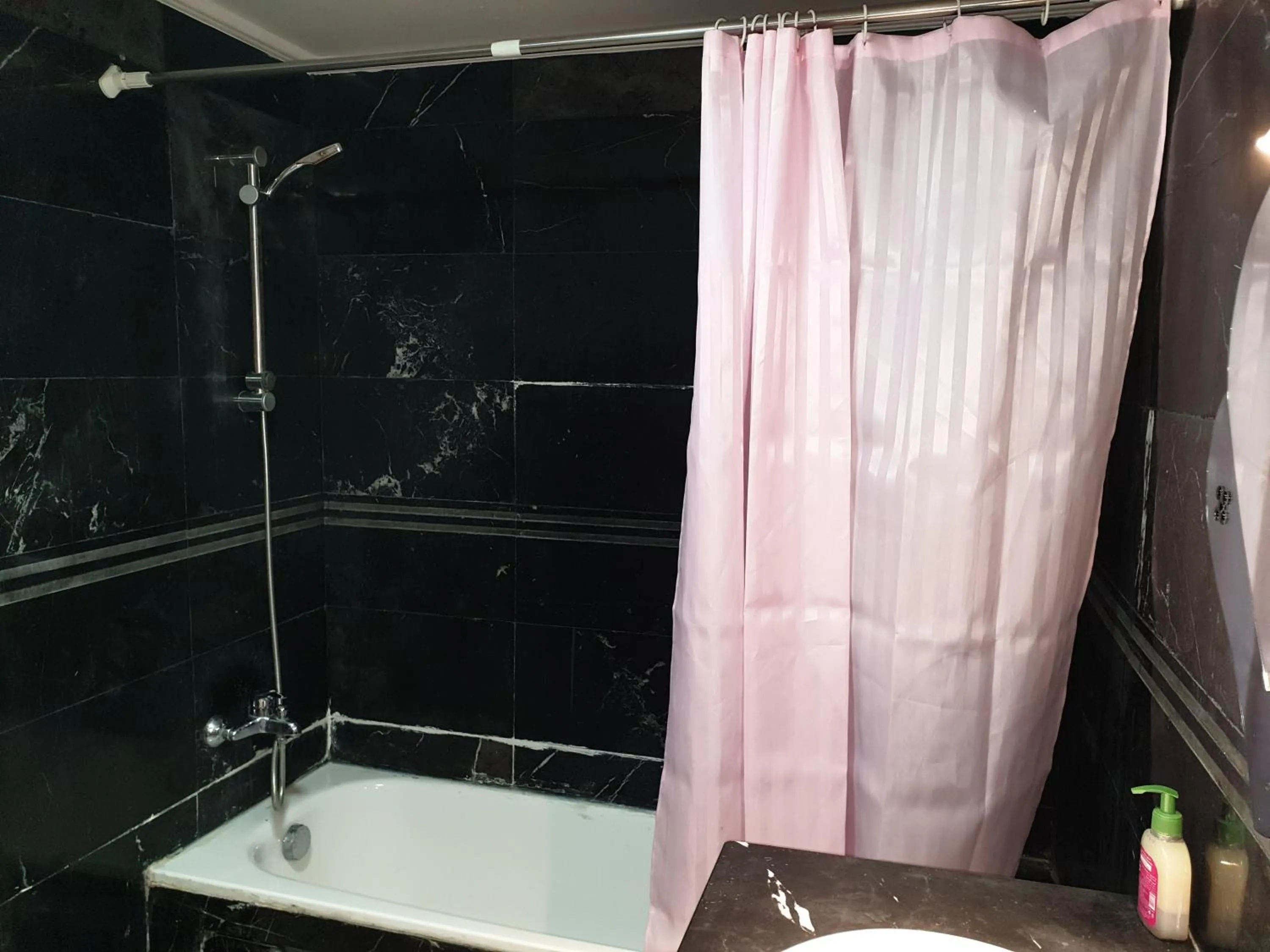 Shower in City Bleu Maroc