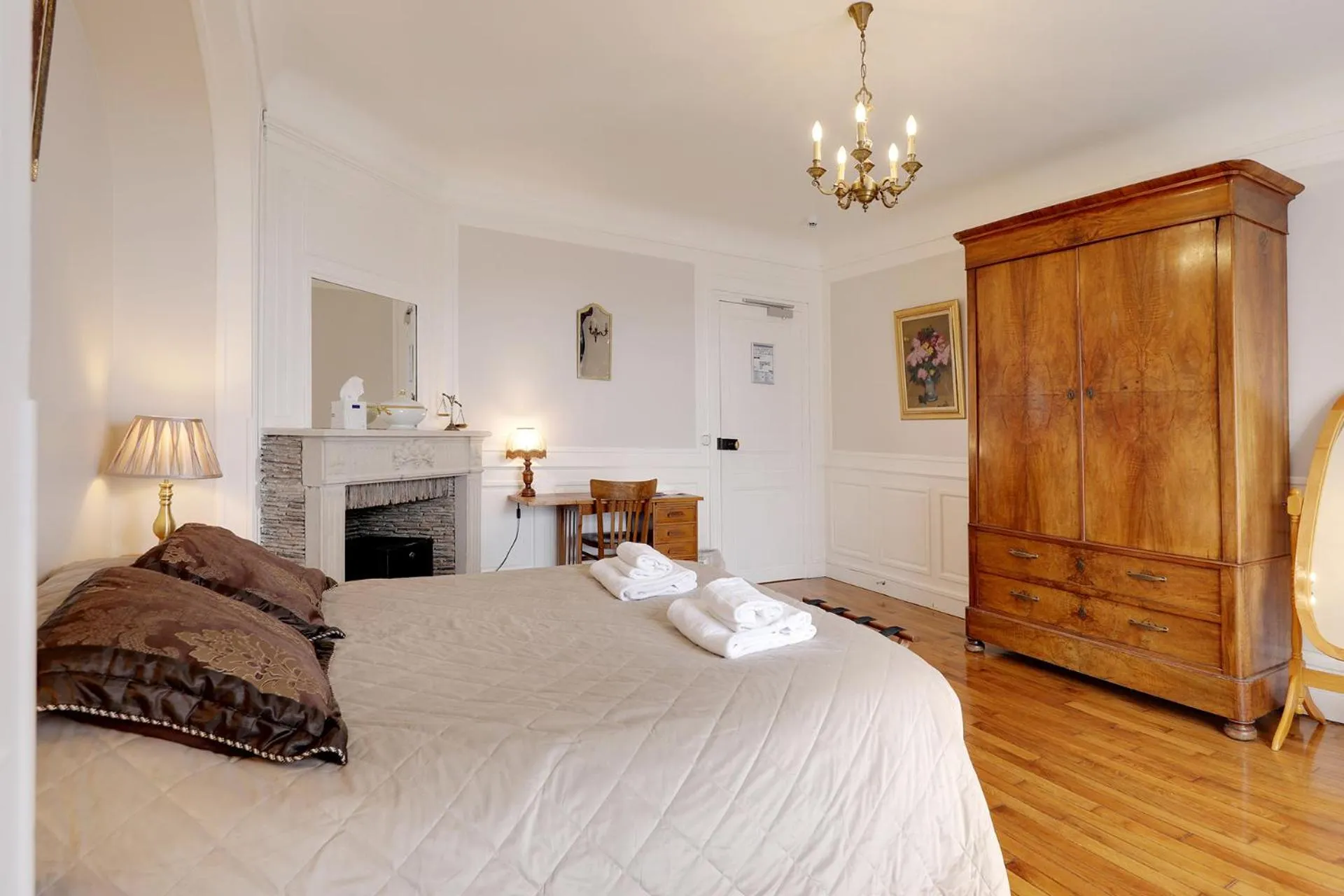 Bed in Hattonchatel Château & Restaurant La Table du Château