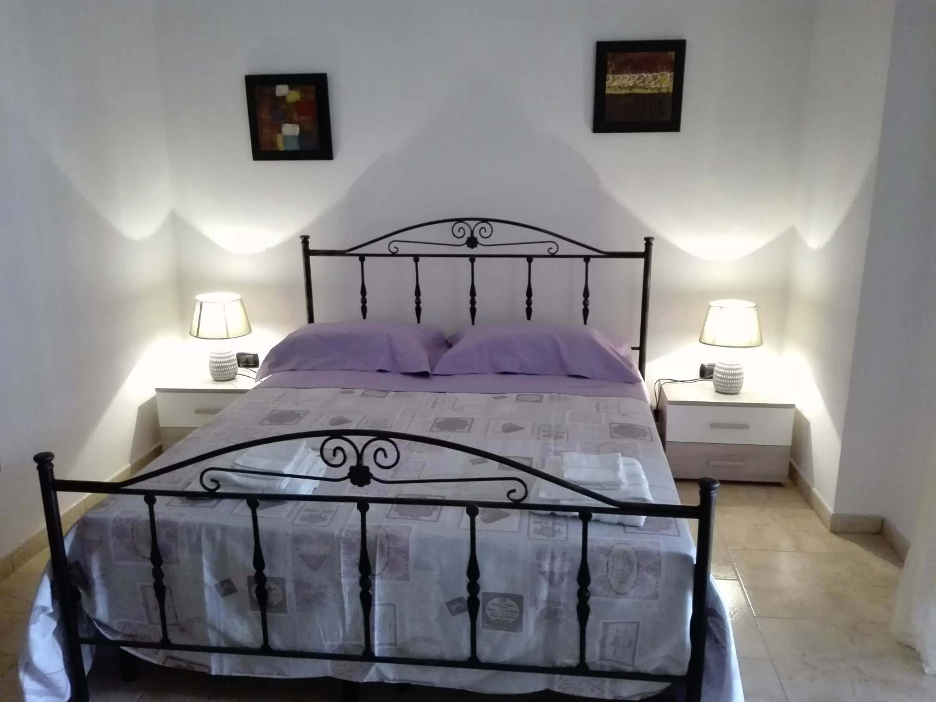 Photo of the whole room, Bed in Il melograno b&b