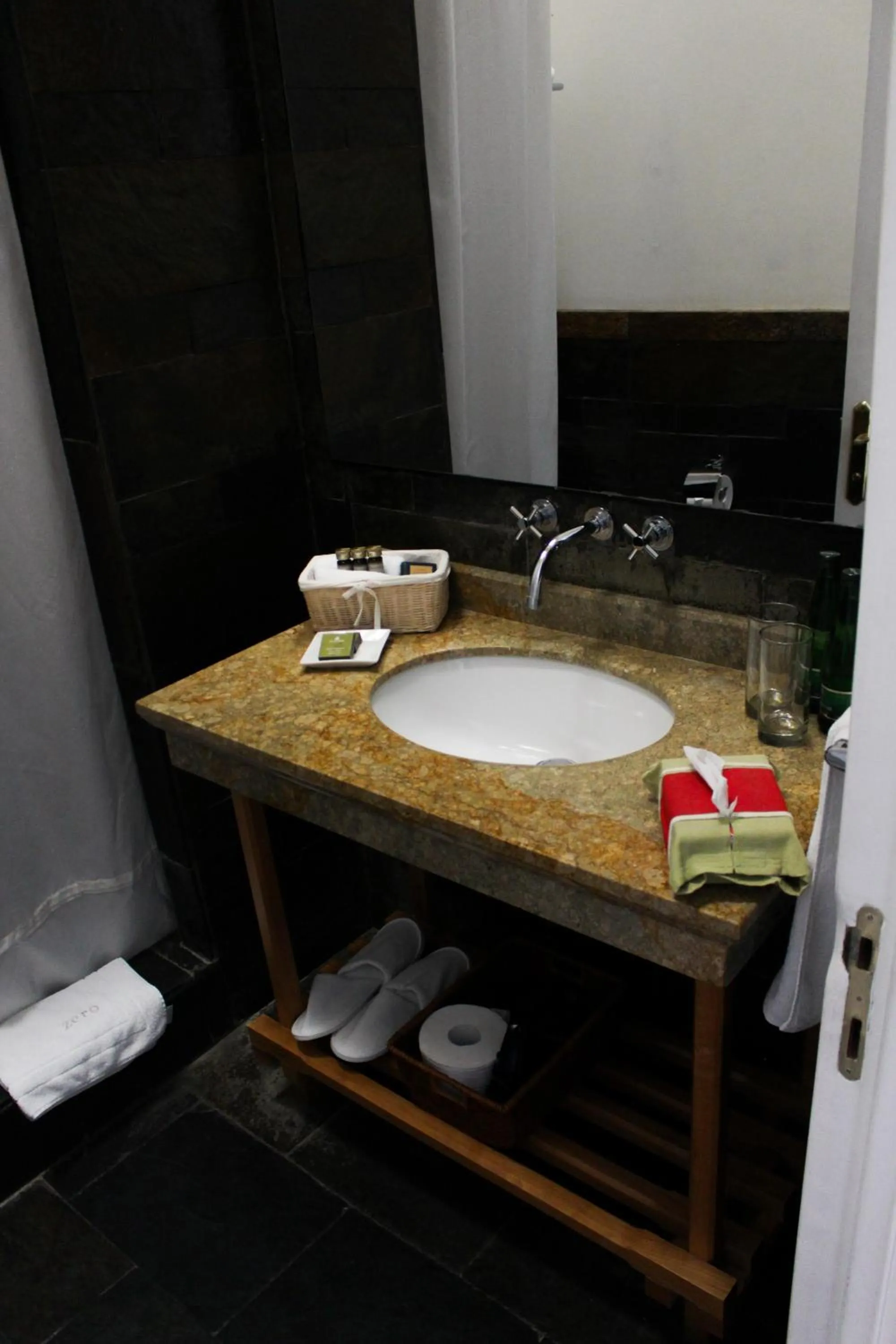 Bathroom in Zerohotel