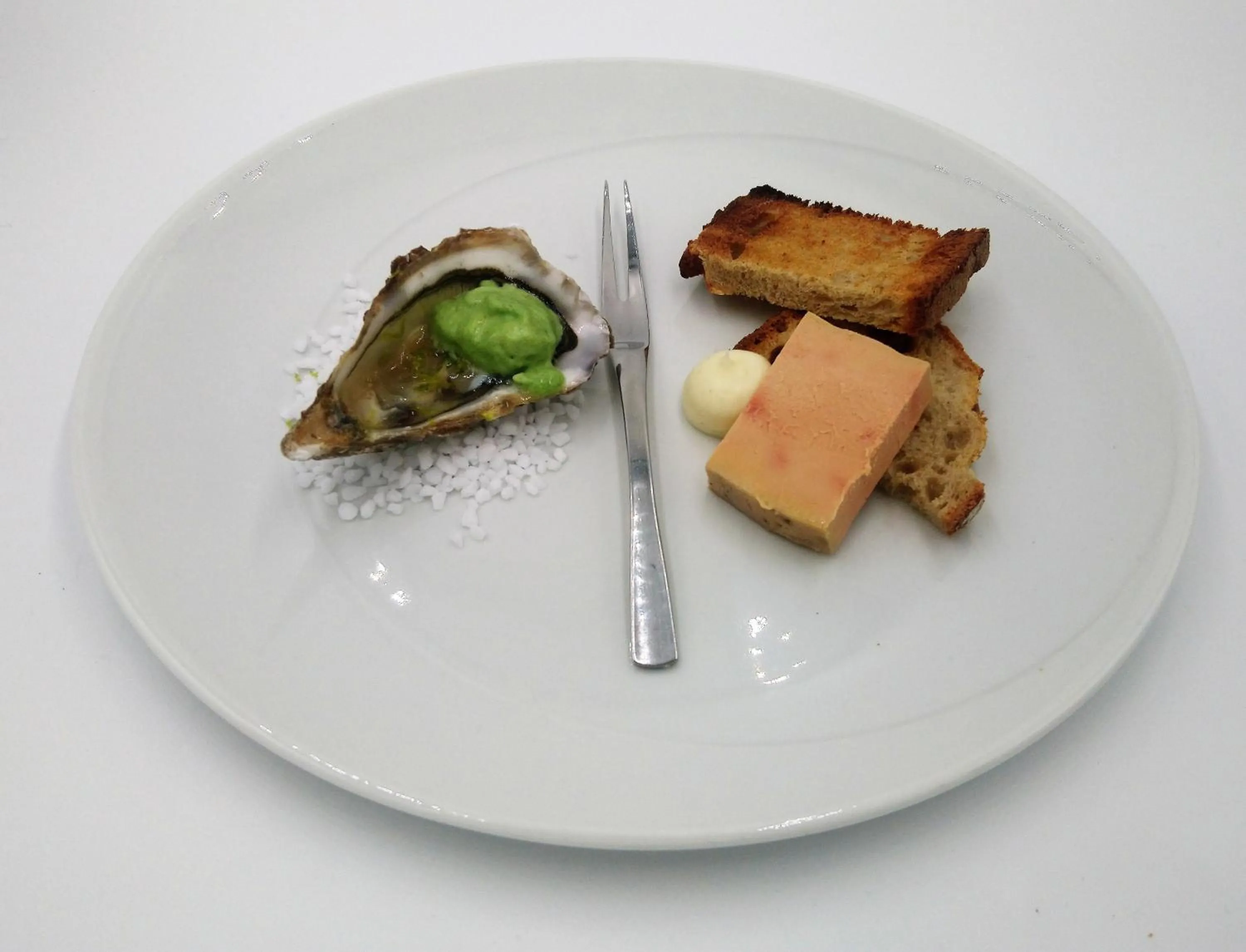 Food in Logis Hotel Le Relais De La Poste Restaurant Le Fil du Temps