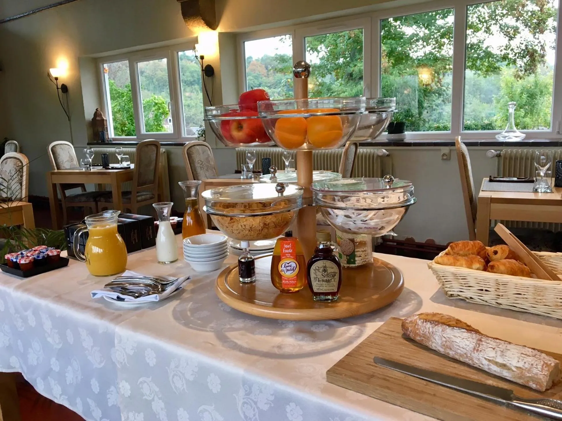 Restaurant/places to eat in Logis Hotel Le Relais De La Poste Restaurant Le Fil du Temps