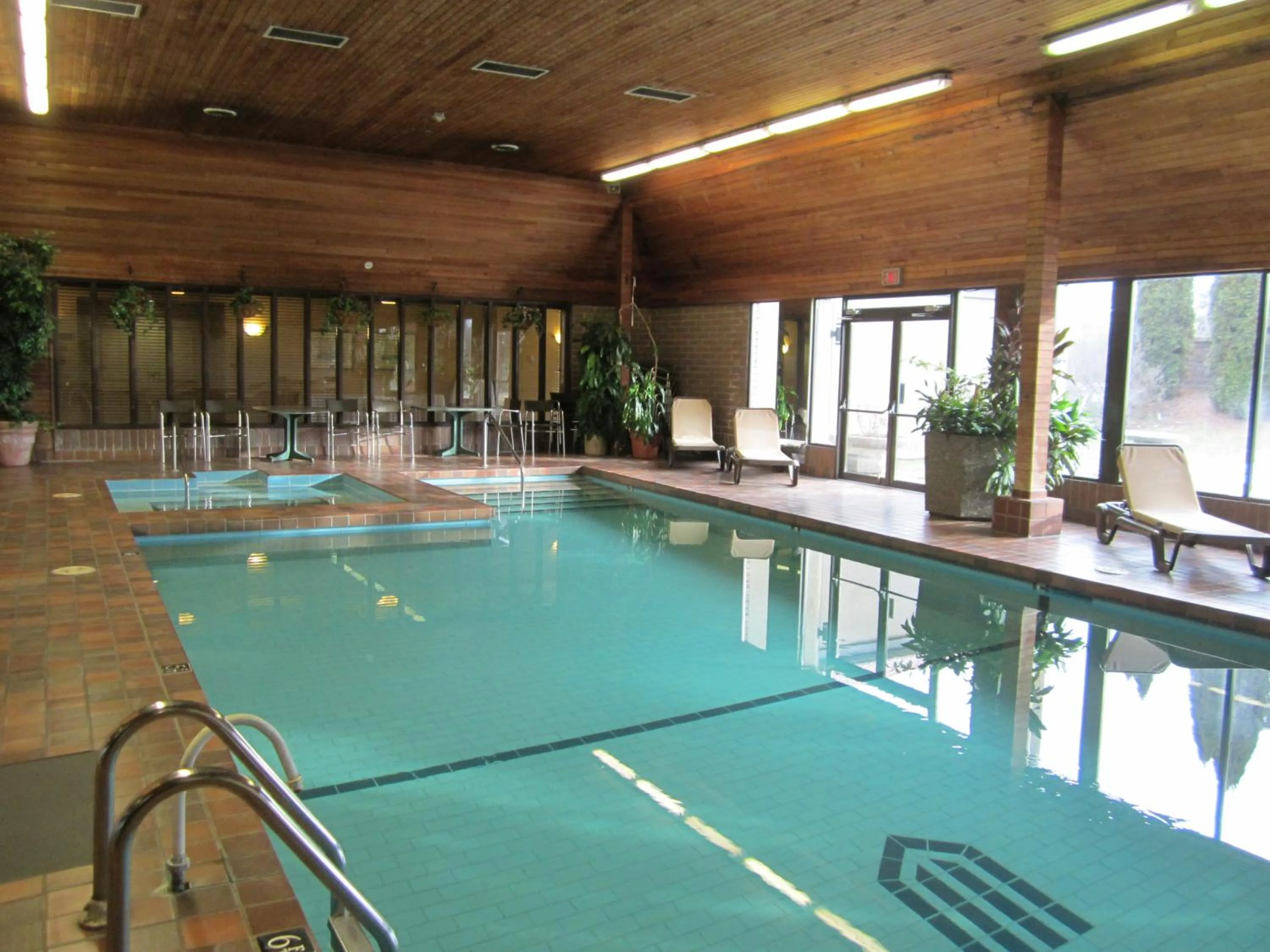 Swimming pool in Ramada by Wyndham Kelowna Hotel & Conference Center