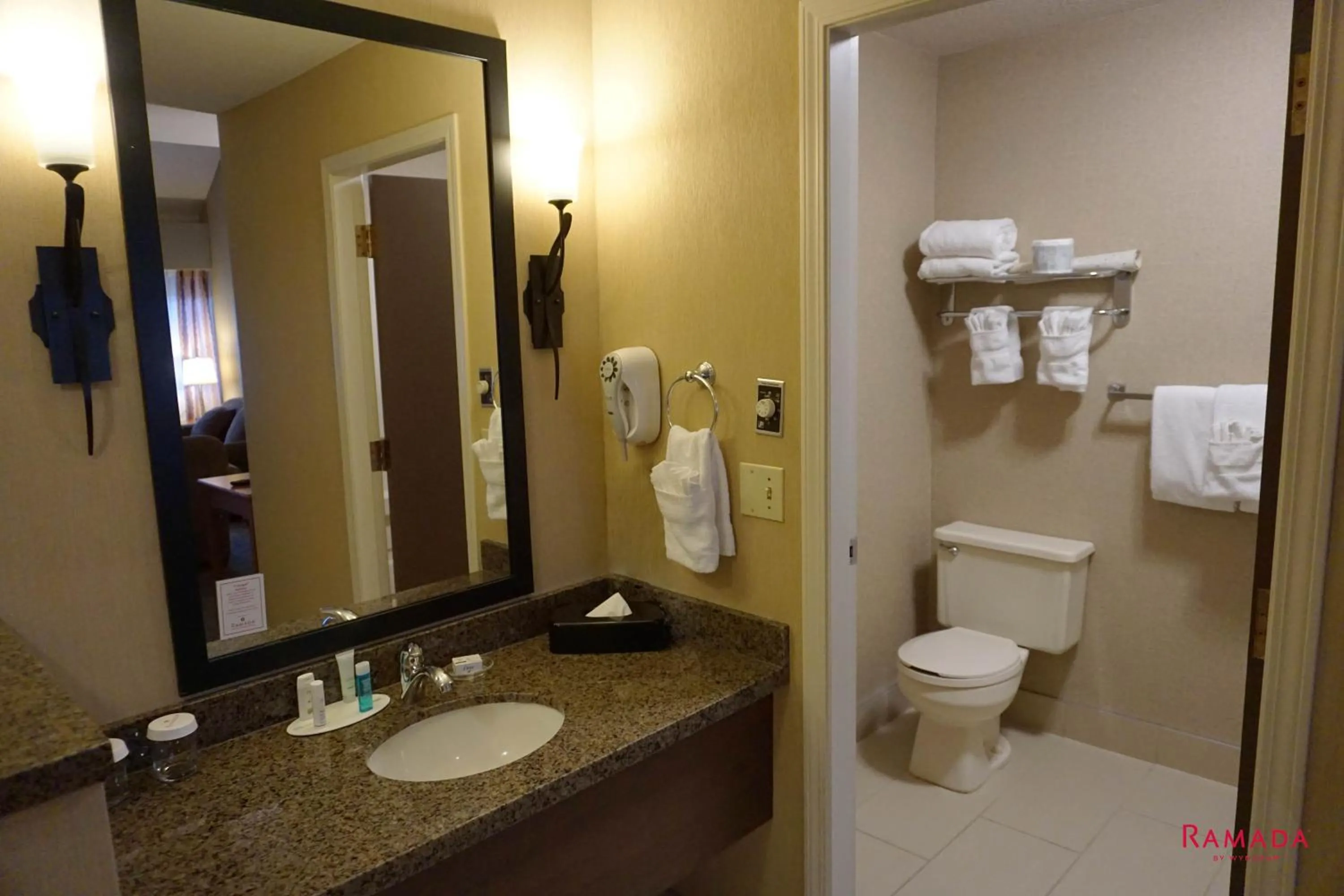 Ramada by Wyndham Kelowna Hotel & Conference Center