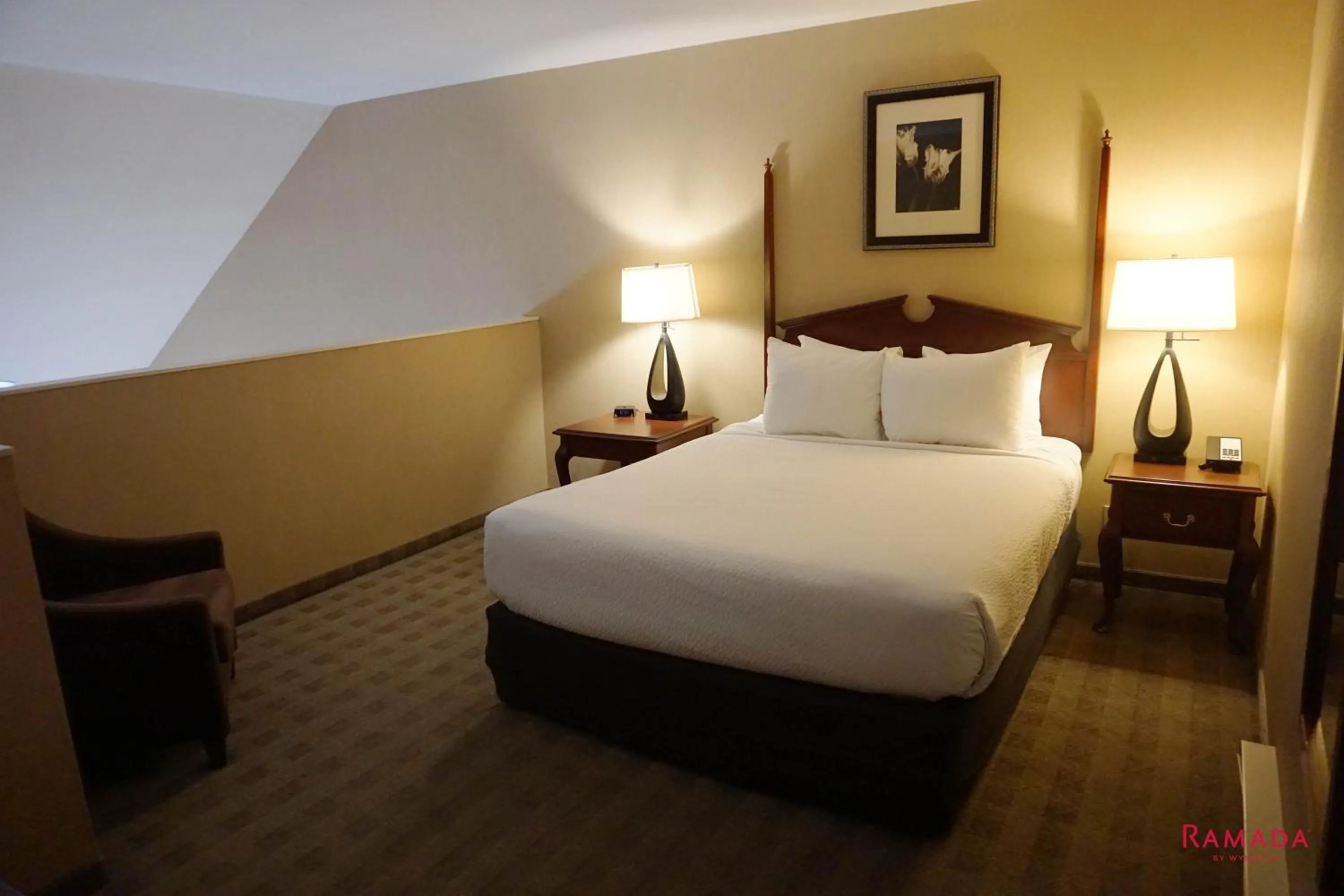 Bed in Ramada by Wyndham Kelowna Hotel & Conference Center