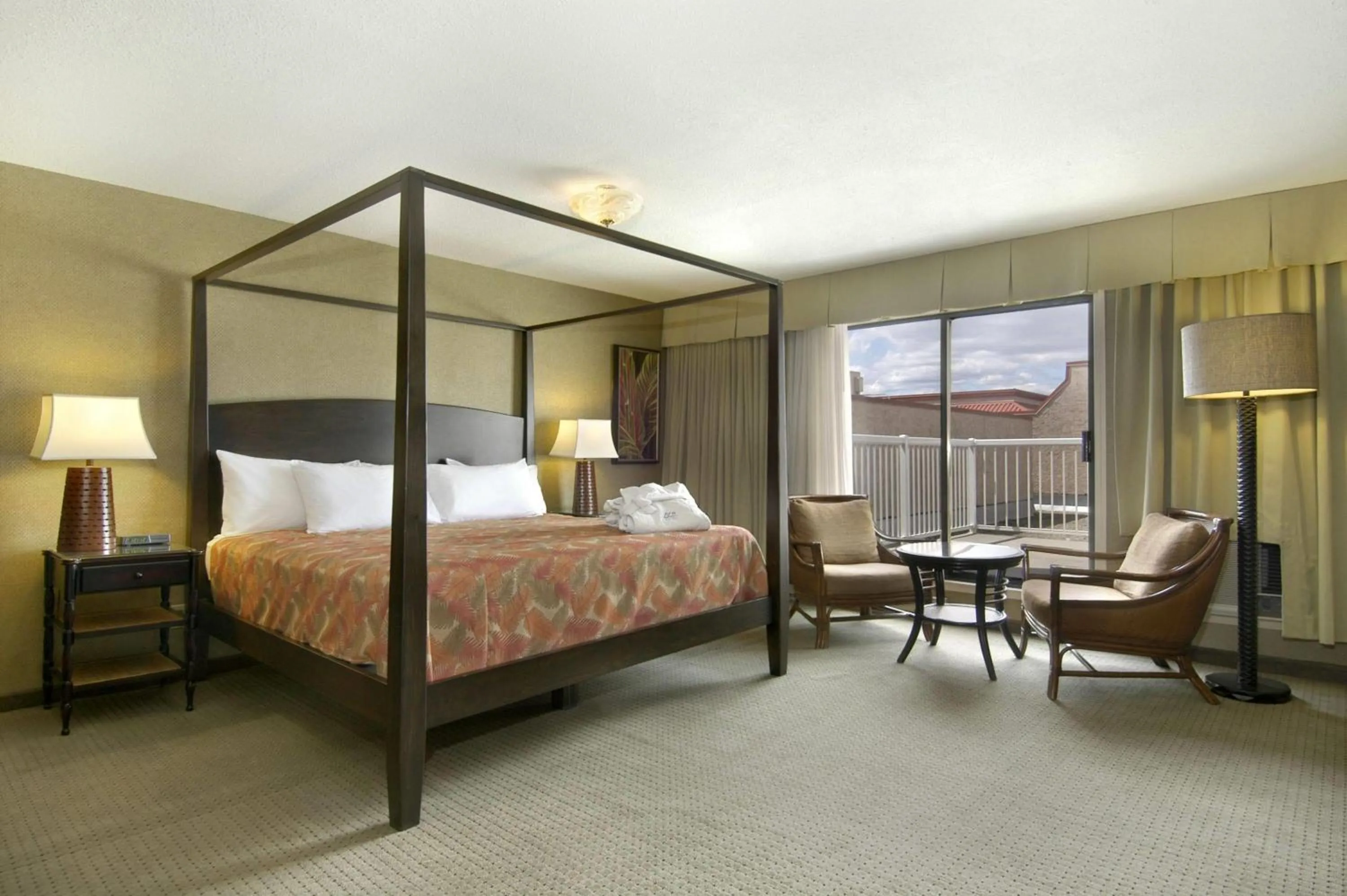 Photo of the whole room, Bed in Ramada by Wyndham Kelowna Hotel & Conference Center