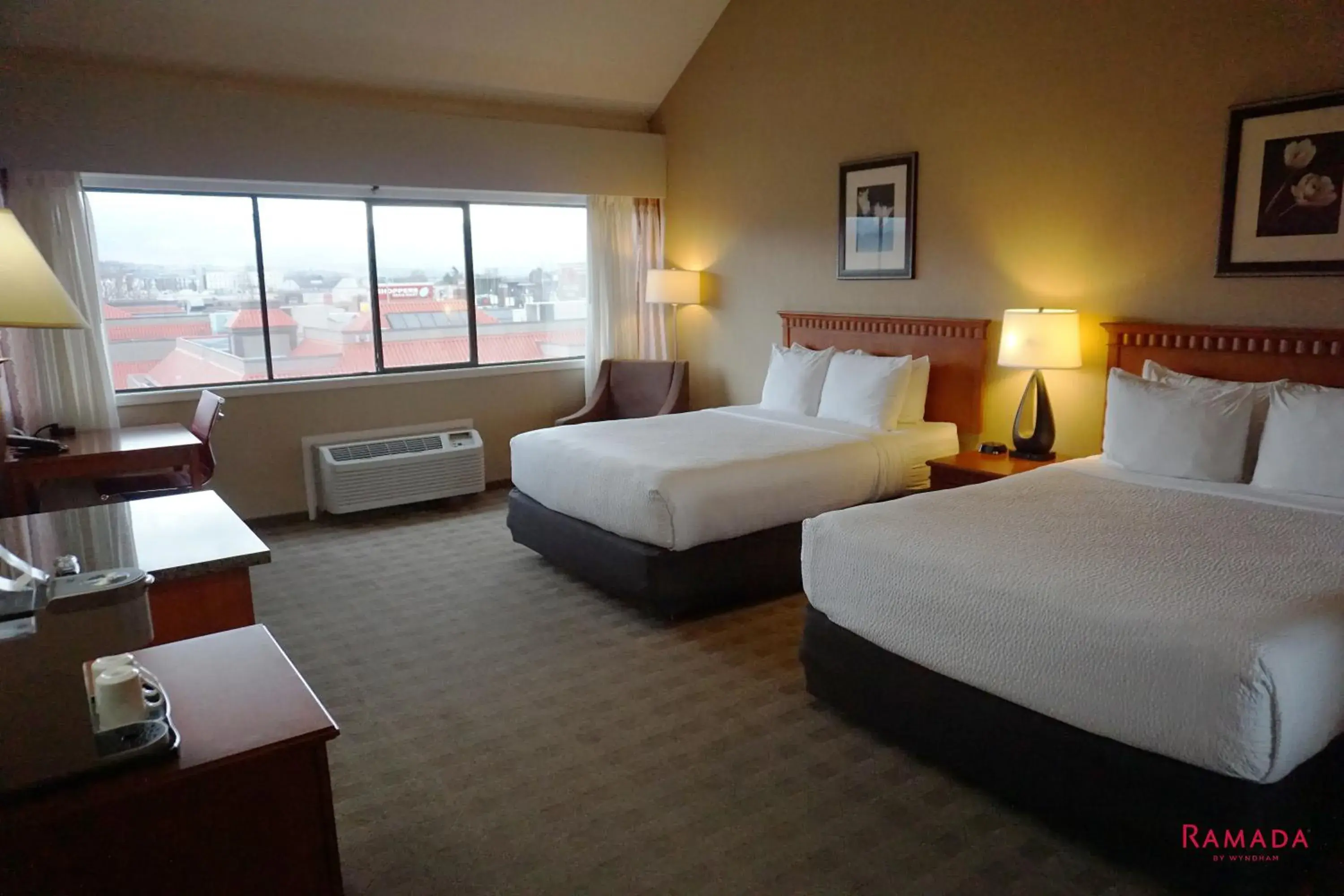 Business Queen Room with Two Queen Beds - Non-Smoking in Ramada by Wyndham Kelowna Hotel & Conference Center Business Queen Room with Two Queen Beds - Non-Smoking in Ramada by Wyndham Kelowna Hotel & Conference Center