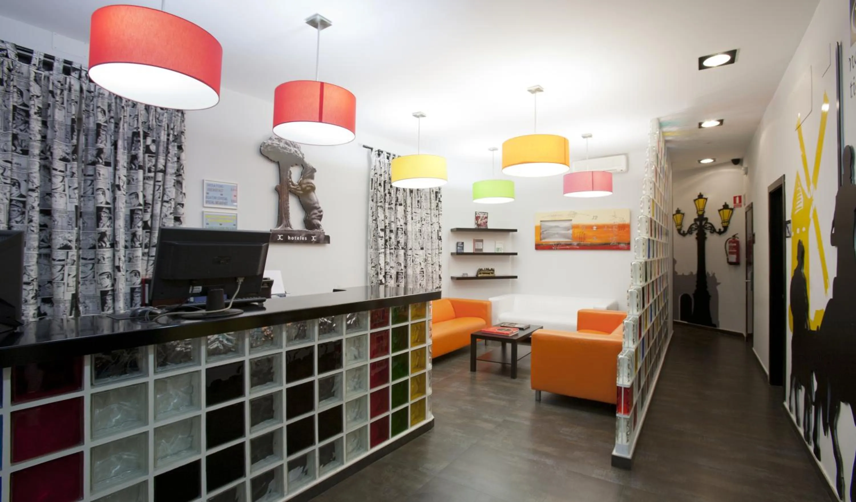 Lobby or reception in JC Rooms Santa Ana