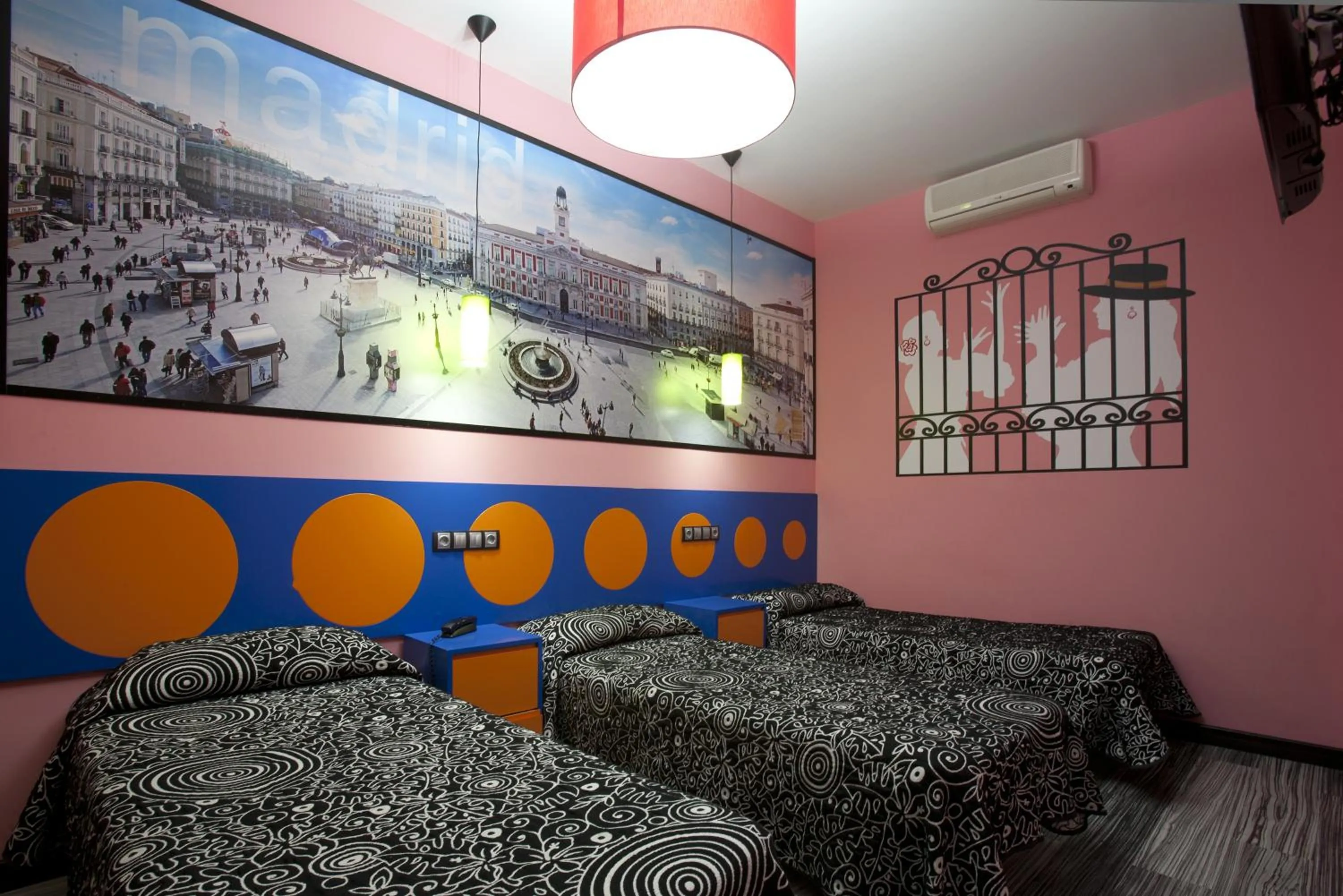 Bed in JC Rooms Santa Ana