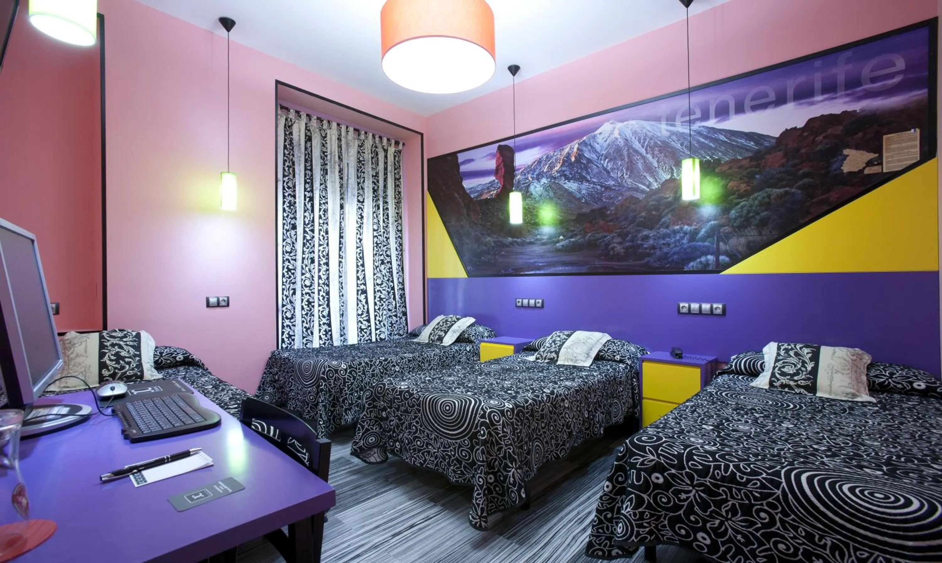 Photo of the whole room, Bed in JC Rooms Santa Ana