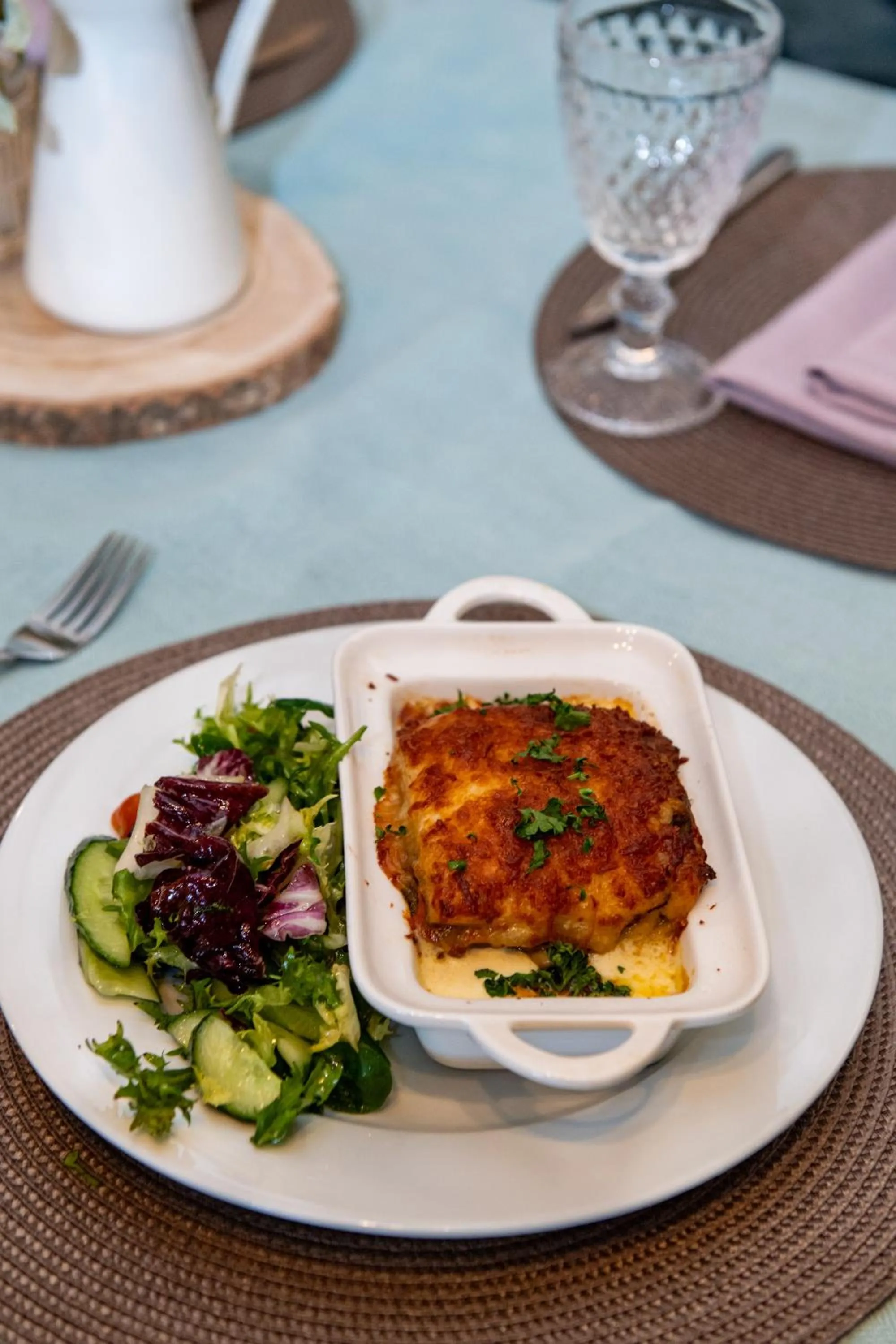 Restaurant/places to eat in Porto Resort